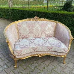 1900's French Louis XVI Corbeille Settee In Pink Damask -chairish shop 1900s french louis xvi corbeille settee in pink damask 4707