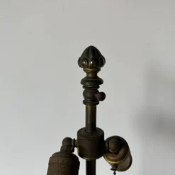 1940's Porcelain De Paris Chinoiserie Style Table Lamp -chairish shop 1940s porcelain de paris chinoiserie style table lamp 4946 scaled