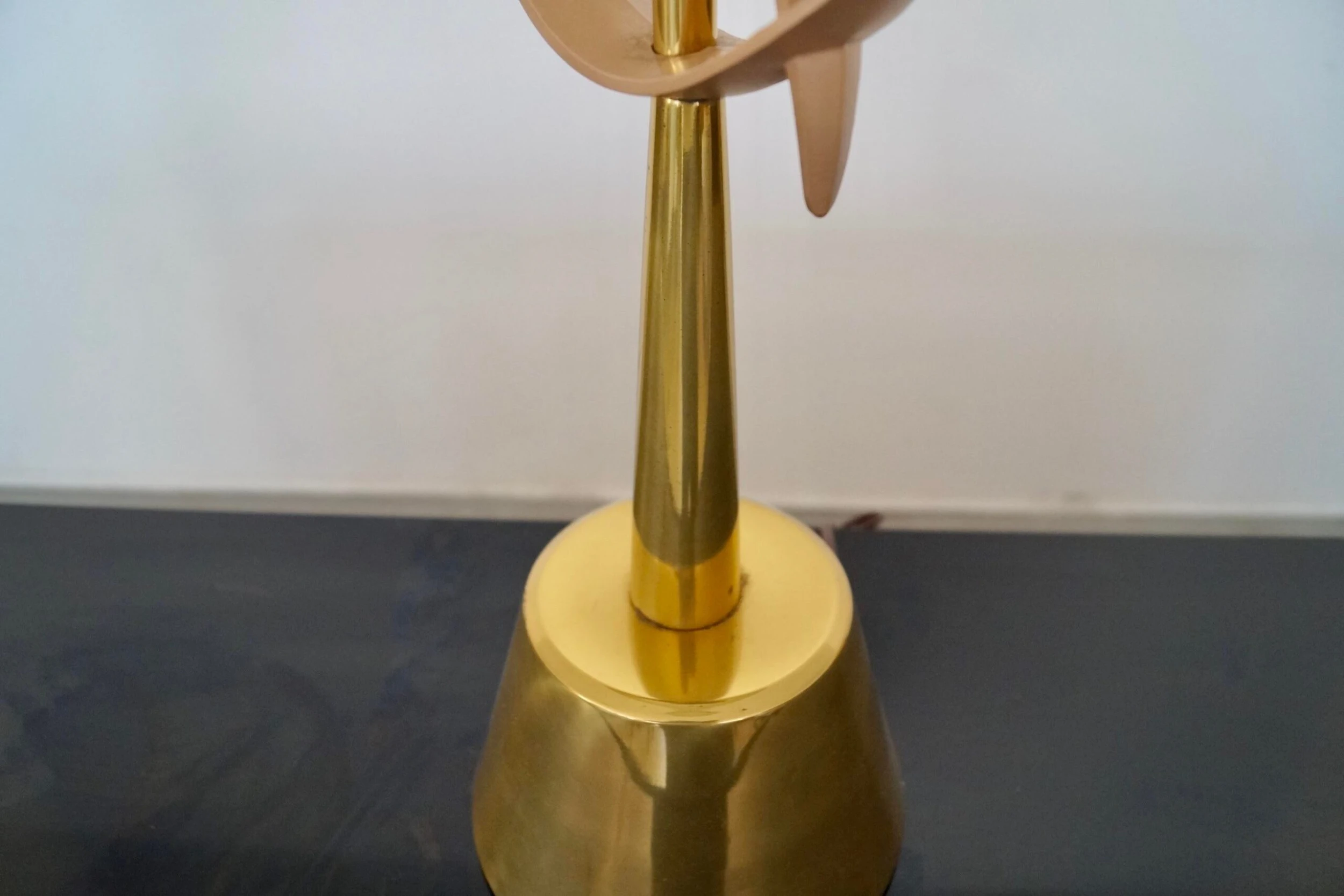 1950's Mid-Century Modern Sculptural Table Lamp 8 1950's Mid-Century Modern Sculptural Table Lamp - Image 8