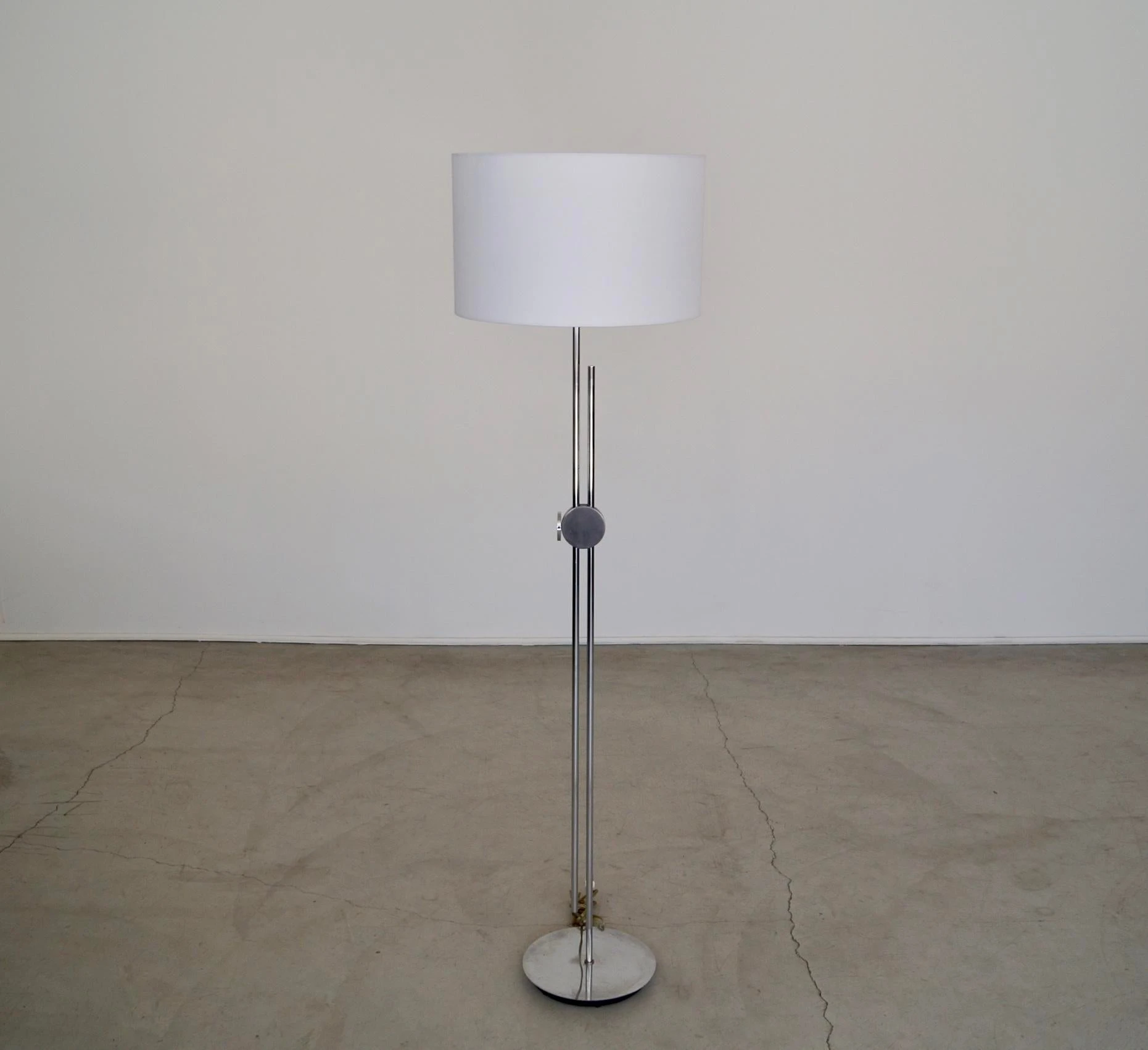 1960's Mid-Century Modern Robert Sonneman Adjustable Floor Lam 3 1960's Mid-Century Modern Robert Sonneman Adjustable Floor Lam - Image 3