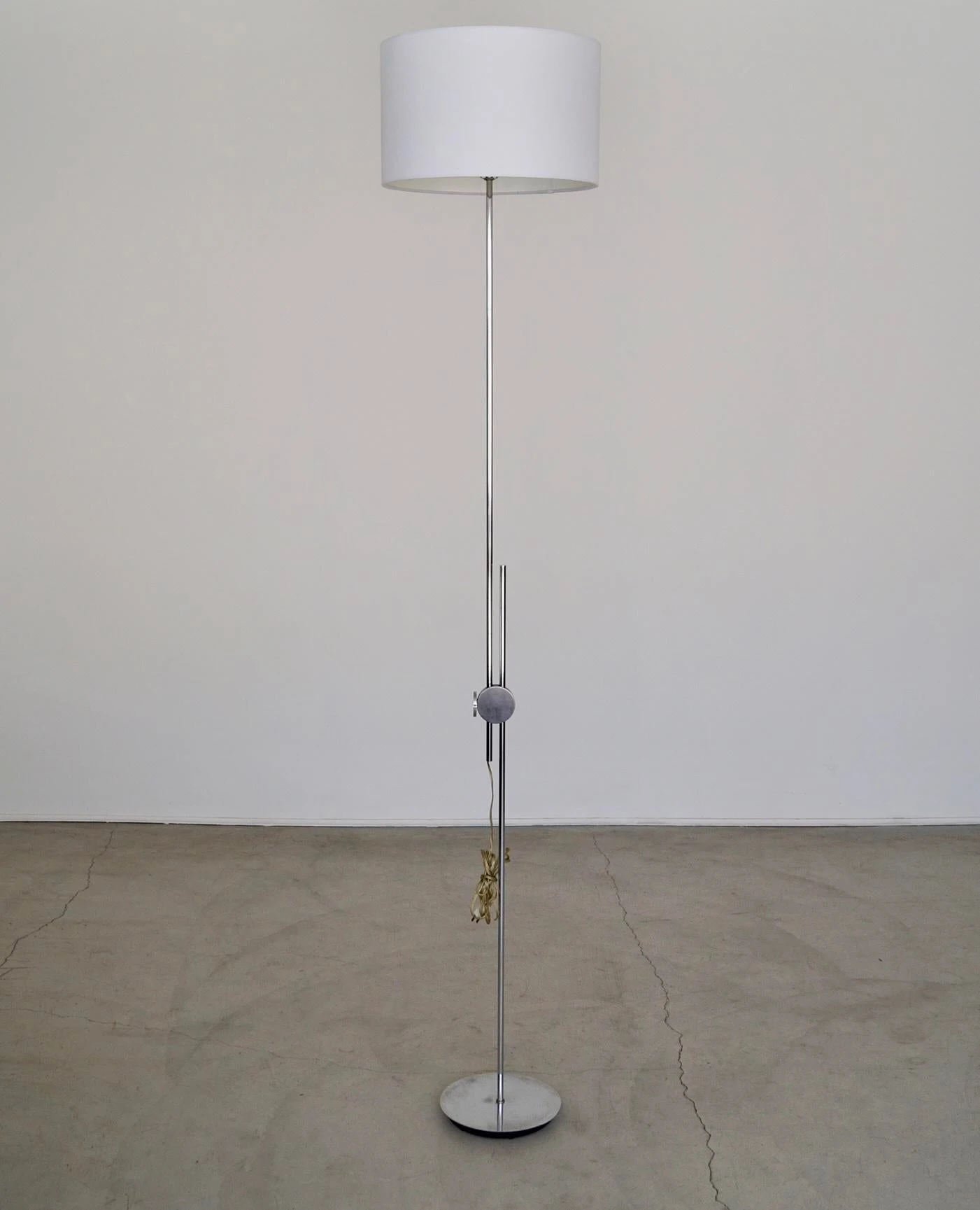 1960's Mid-Century Modern Robert Sonneman Adjustable Floor Lam 2 1960's Mid-Century Modern Robert Sonneman Adjustable Floor Lam - Image 2