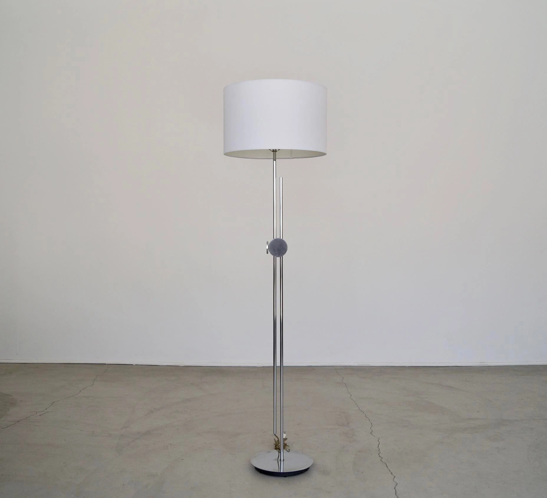 1960's Mid-Century Modern Robert Sonneman Adjustable Floor Lam 4 1960's Mid-Century Modern Robert Sonneman Adjustable Floor Lam - Image 4