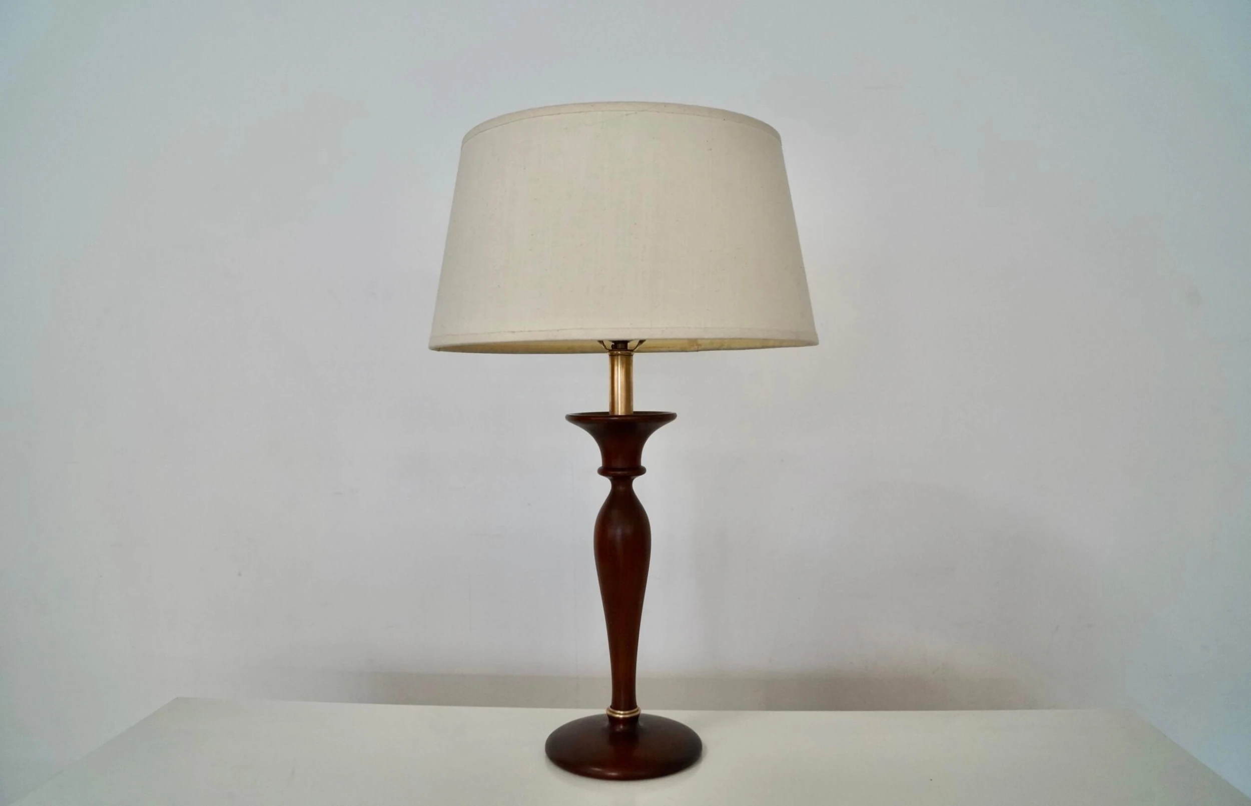 1960's Mid-Century Modern Sculptural Walnut Table Lamp 3 1960's Mid-Century Modern Sculptural Walnut Table Lamp - Image 3