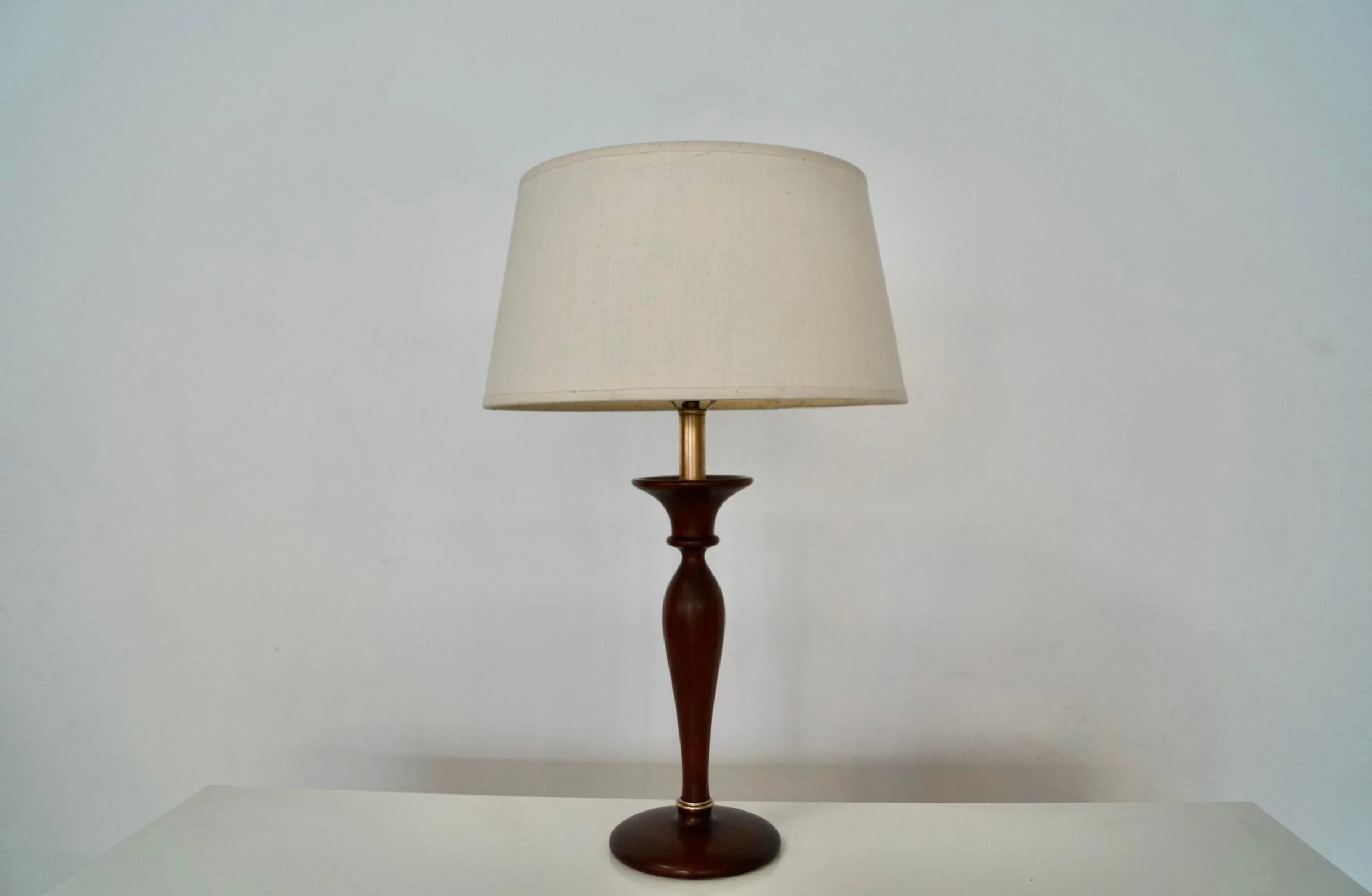 1960's Mid-Century Modern Sculptural Walnut Table Lamp 2 1960's Mid-Century Modern Sculptural Walnut Table Lamp - Image 2
