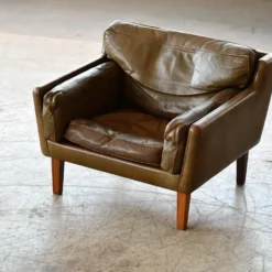 1960's Olive Brown Leather Lounge Chair With Ottoman By Illum Wikkelsø -chairish shop 1960s olive brown leather lounge chair with ottoman by illum wikkels 0658