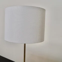 1970's Ethan Allen Hollywood Regency Brass Table Lamp -chairish shop 1970s ethan allen hollywood regency brass table lamp 0510