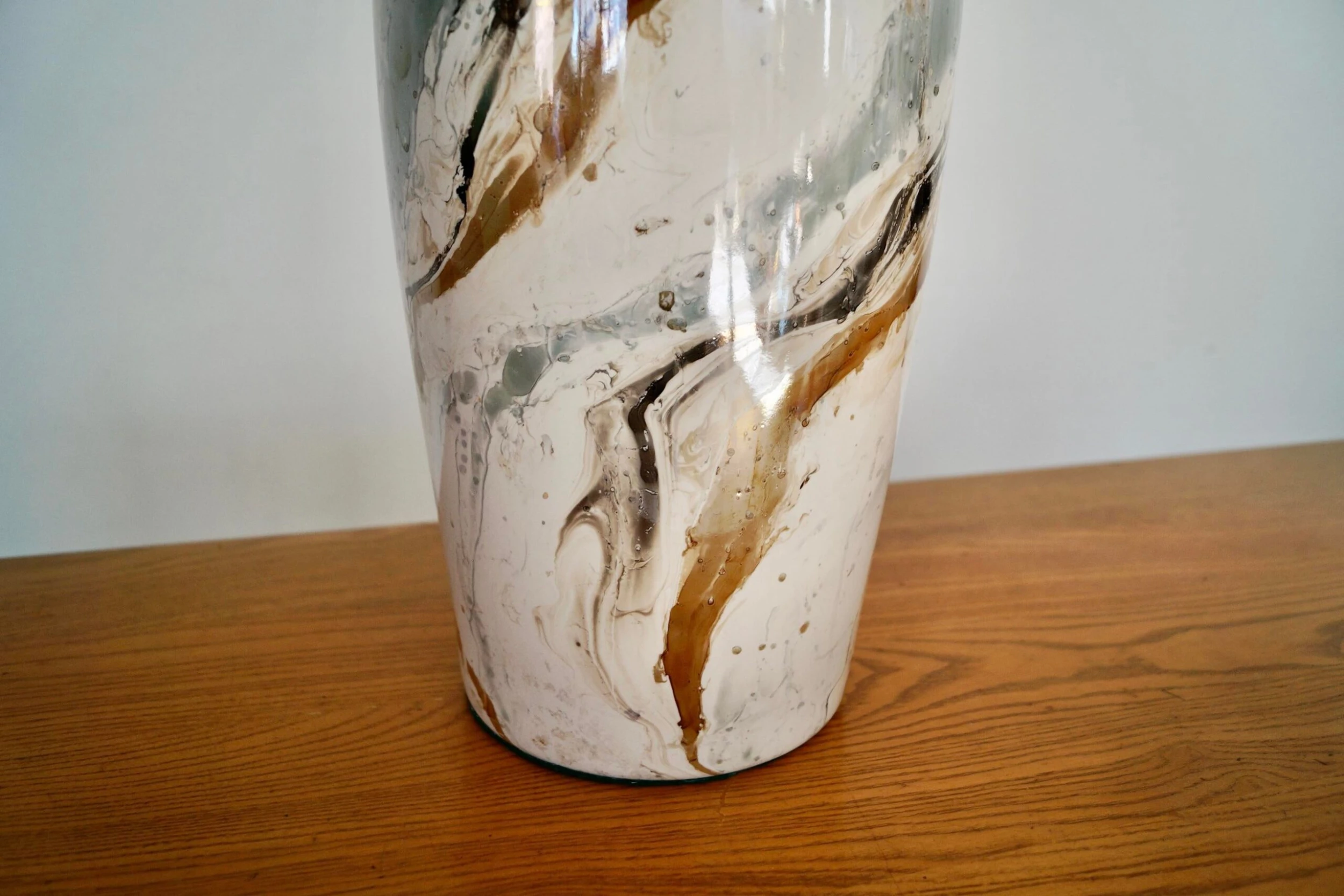 1970's Mid-Century Modern Glazed Ceramic Table Lamp 8 1970's Mid-Century Modern Glazed Ceramic Table Lamp - Image 8