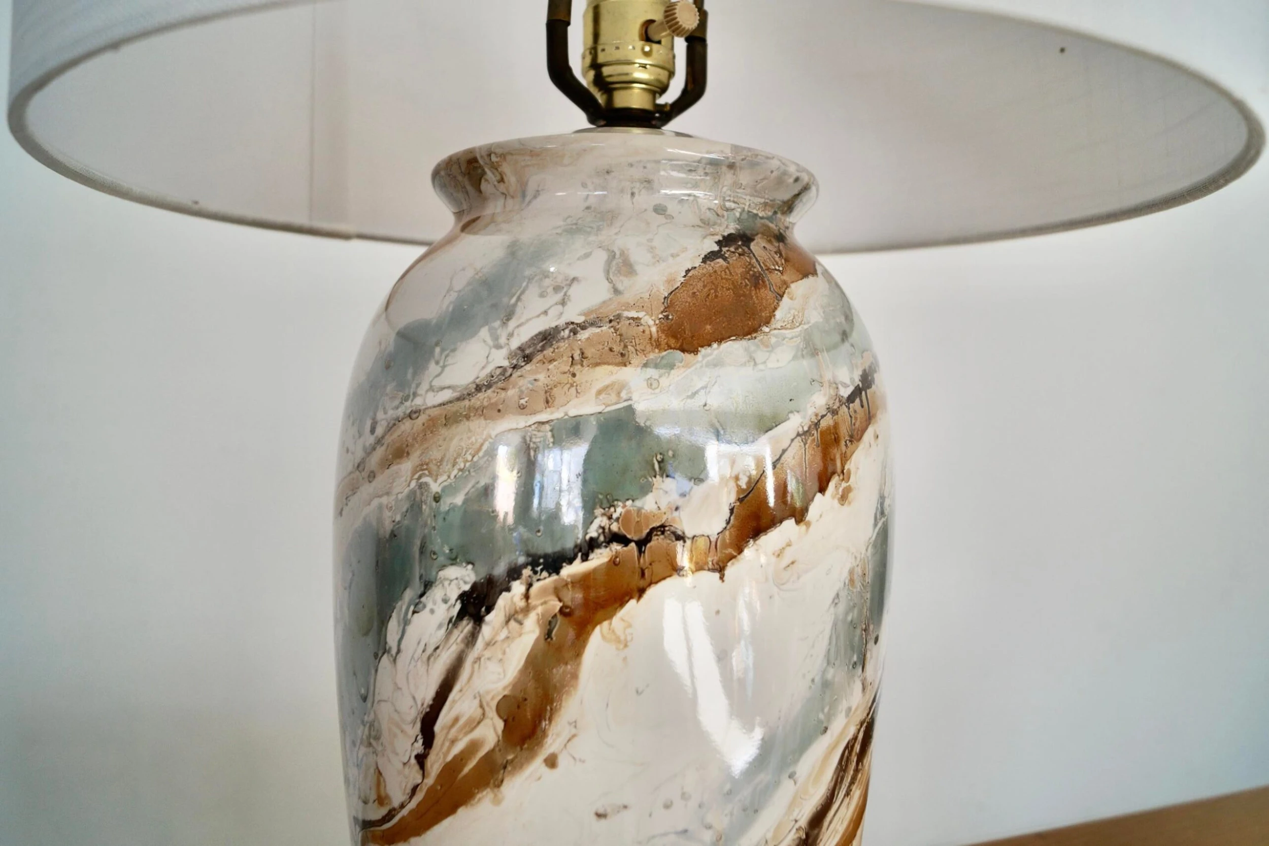 1970's Mid-Century Modern Glazed Ceramic Table Lamp 3 1970's Mid-Century Modern Glazed Ceramic Table Lamp - Image 3