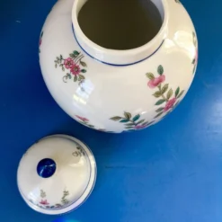 1970’s Tobacco Leaf Seymour Mann Ginger Jar -chairish shop 1970s tobacco leaf seymour mann ginger jar 2567 scaled