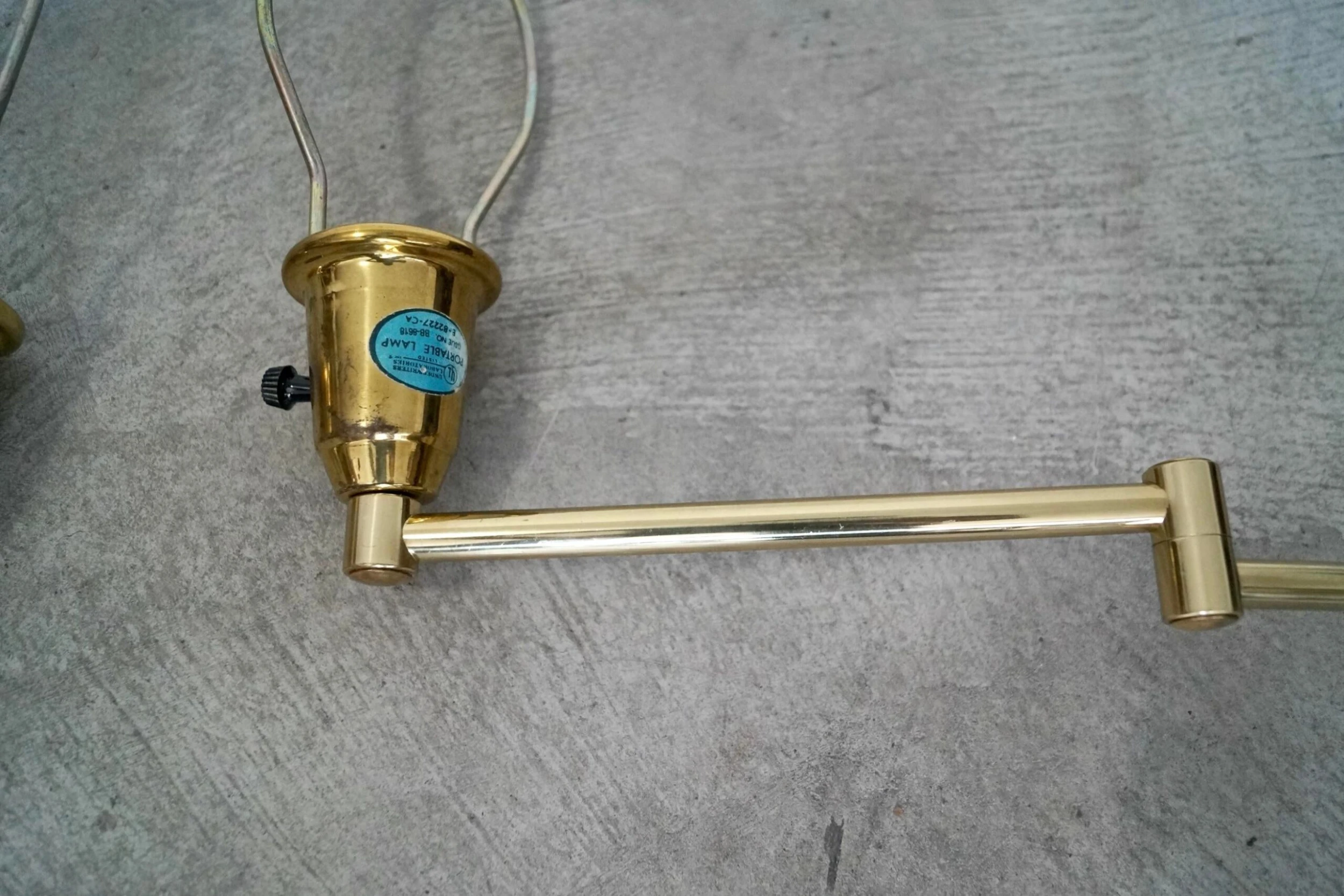 1970's Vintage Hollywood Regency Brass Swing Arm Sconces - A Pair 10 1970's Vintage Hollywood Regency Brass Swing Arm Sconces - A Pair - Image 10