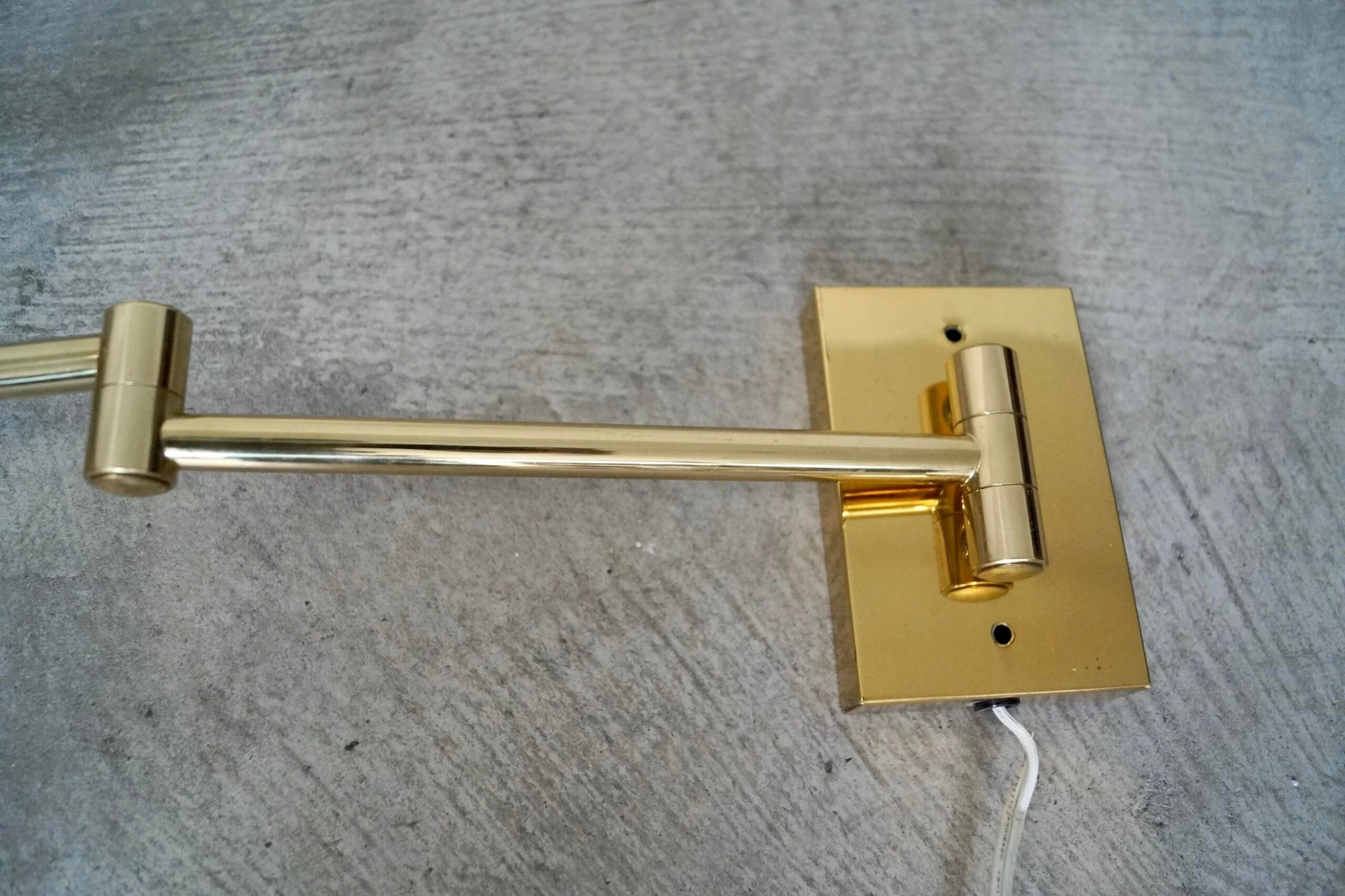 1970's Vintage Hollywood Regency Brass Swing Arm Sconces - A Pair 9 1970's Vintage Hollywood Regency Brass Swing Arm Sconces - A Pair - Image 9