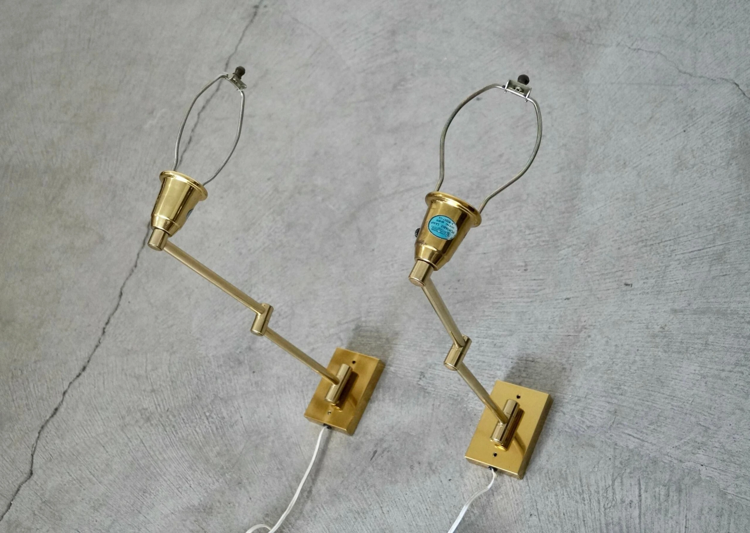 1970's Vintage Hollywood Regency Brass Swing Arm Sconces - A Pair 5 1970's Vintage Hollywood Regency Brass Swing Arm Sconces - A Pair - Image 5