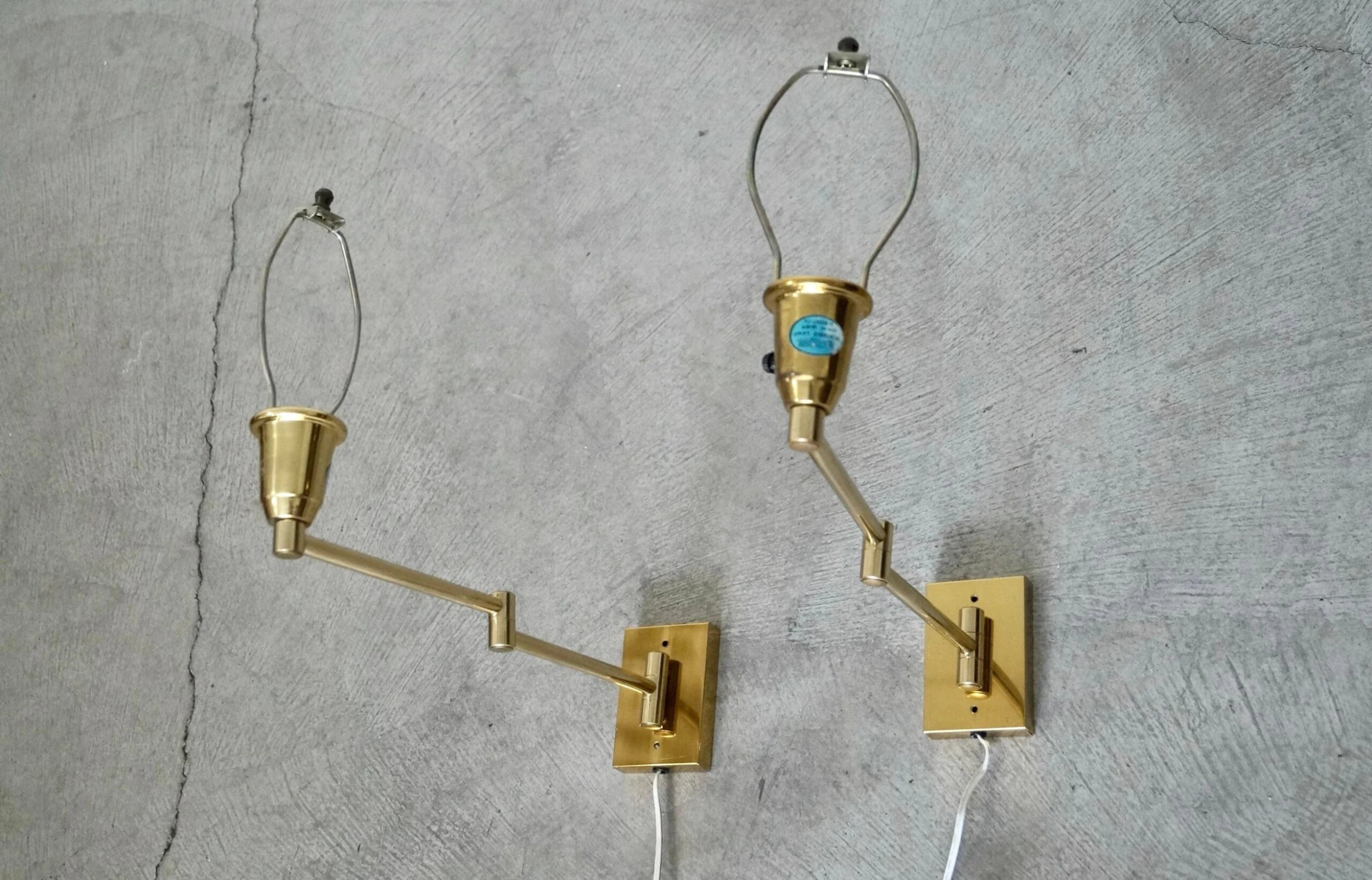 1970's Vintage Hollywood Regency Brass Swing Arm Sconces - A Pair 6 1970's Vintage Hollywood Regency Brass Swing Arm Sconces - A Pair - Image 6