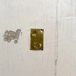 1980's Postmodern Tesselated Mactan Stone And Brass Coffee Table With Glass Top 18 1980's Postmodern Tesselated Mactan Stone And Brass Coffee Table With Glass Top -chairish shop 1980s postmodern tesselated mactan stone and brass coffee table with glass top 1418