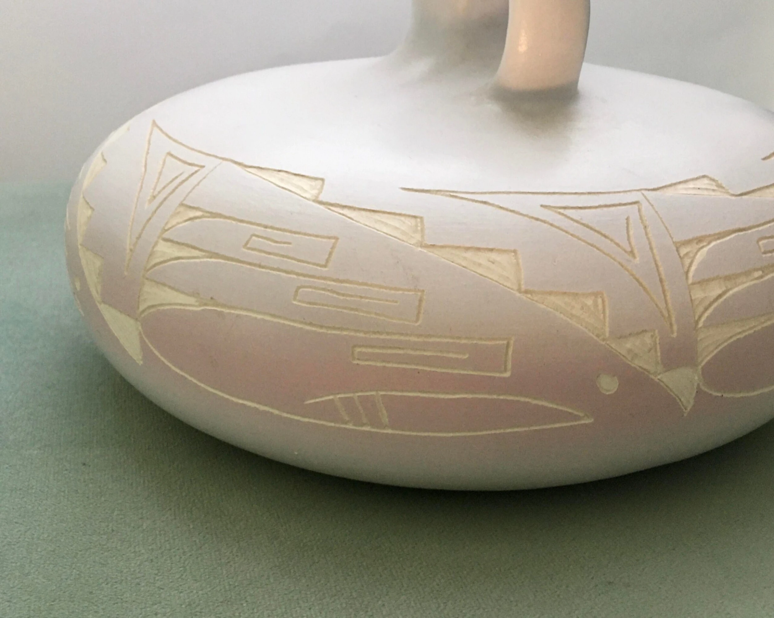 1980’s Southwestern Pastel Decorative Jug 7 1980’s Southwestern Pastel Decorative Jug - Image 7