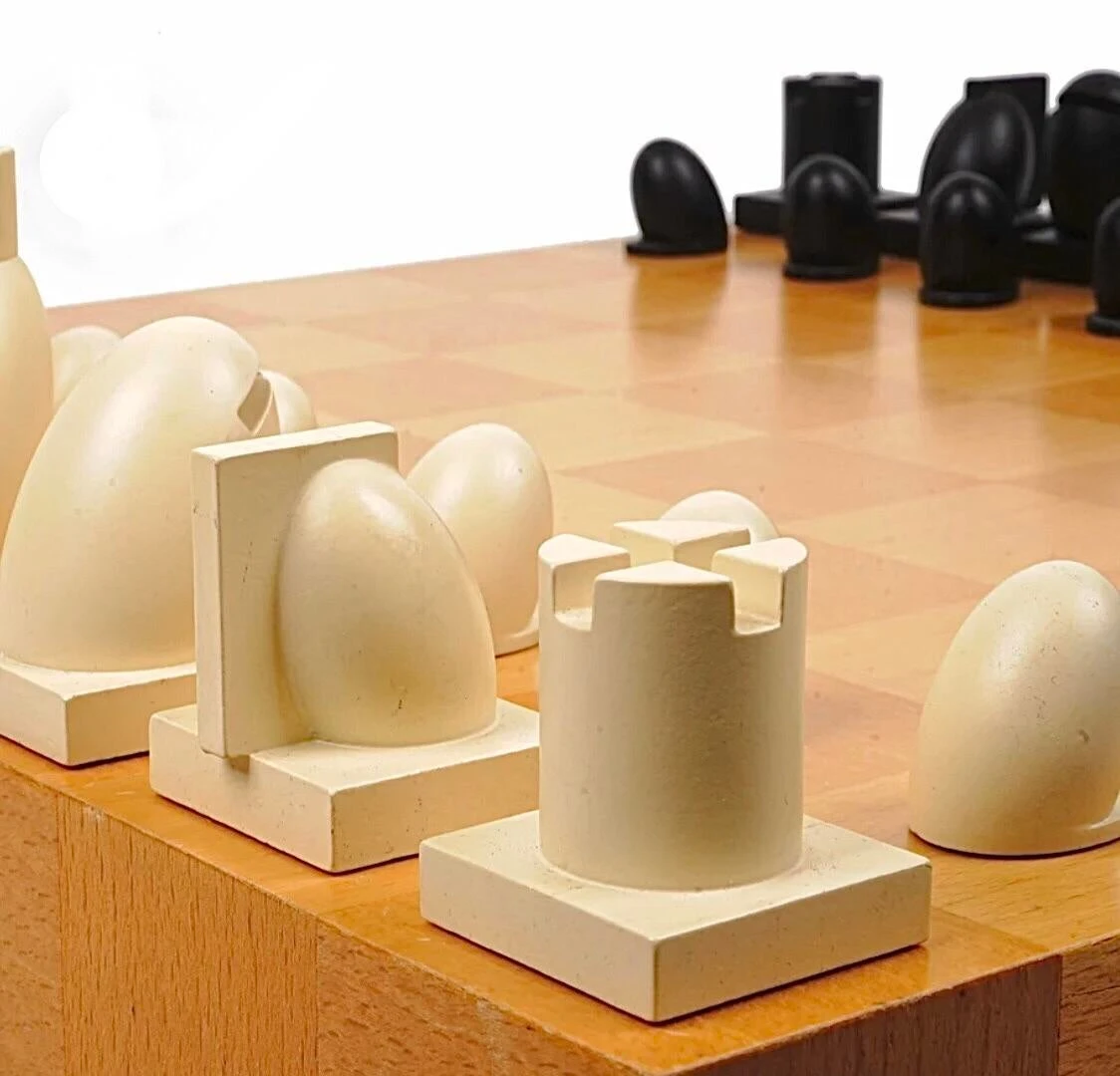 1990's Michael Graves Post Modern PostModern Memphis Ultra Chess Checkers Complete Pieces & Board - Signed 5 1990's Michael Graves Post Modern PostModern Memphis Ultra Chess Checkers Complete Pieces & Board - Signed - Image 5