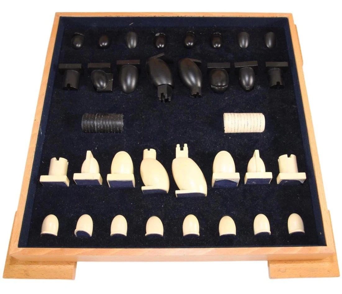 1990's Michael Graves Post Modern PostModern Memphis Ultra Chess Checkers Complete Pieces & Board - Signed 2 1990's Michael Graves Post Modern PostModern Memphis Ultra Chess Checkers Complete Pieces & Board - Signed - Image 2