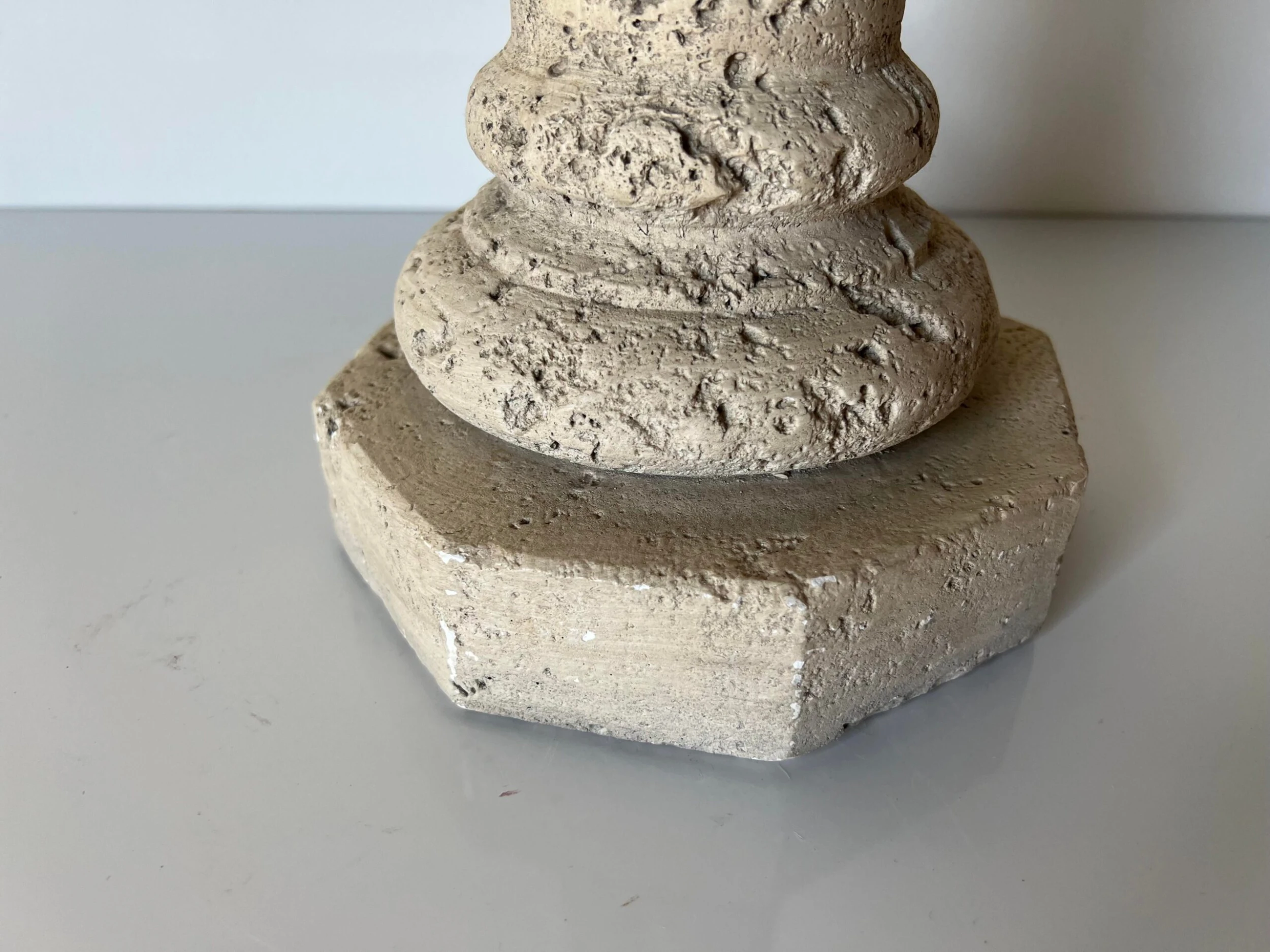 80's Postmodern Faux-Coralstone Plaster Table Lamp 9 80's Postmodern Faux-Coralstone Plaster Table Lamp - Image 9