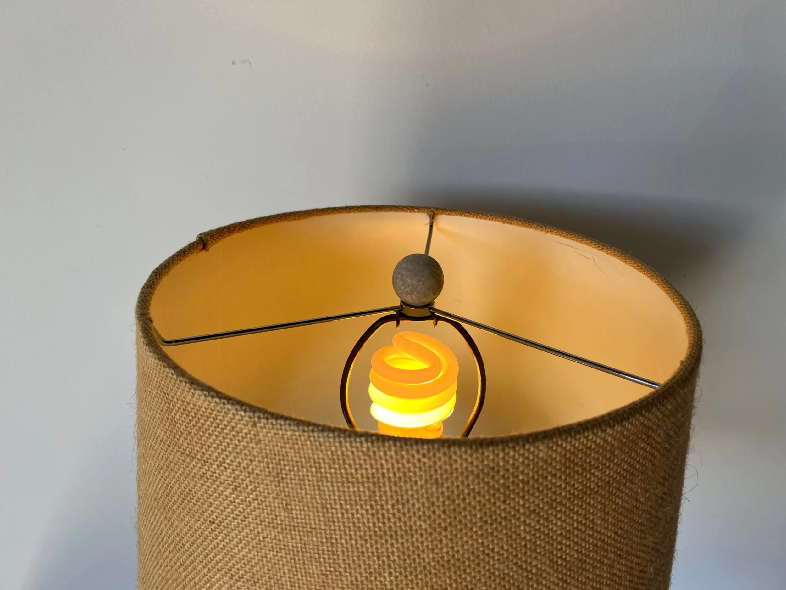 80's Postmodern Faux-Coralstone Plaster Table Lamp 4 80's Postmodern Faux-Coralstone Plaster Table Lamp - Image 4