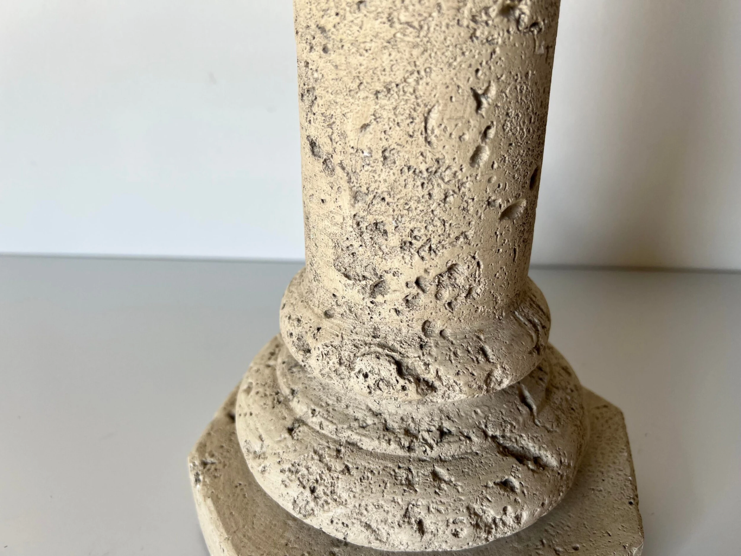 80's Postmodern Faux-Coralstone Plaster Table Lamp 10 80's Postmodern Faux-Coralstone Plaster Table Lamp - Image 10