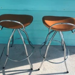 Arrben 1980’s Chrome And Leather Bar Stools Italy - Set Of 2 -chairish shop arrben 1980s chrome and leather bar stools italy set of 2 6165 scaled