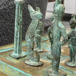 Brutalist 1960's Bronze Chess Set 14 Brutalist 1960's Bronze Chess Set -chairish shop brutalist 1960s bronze chess set 8913 scaled