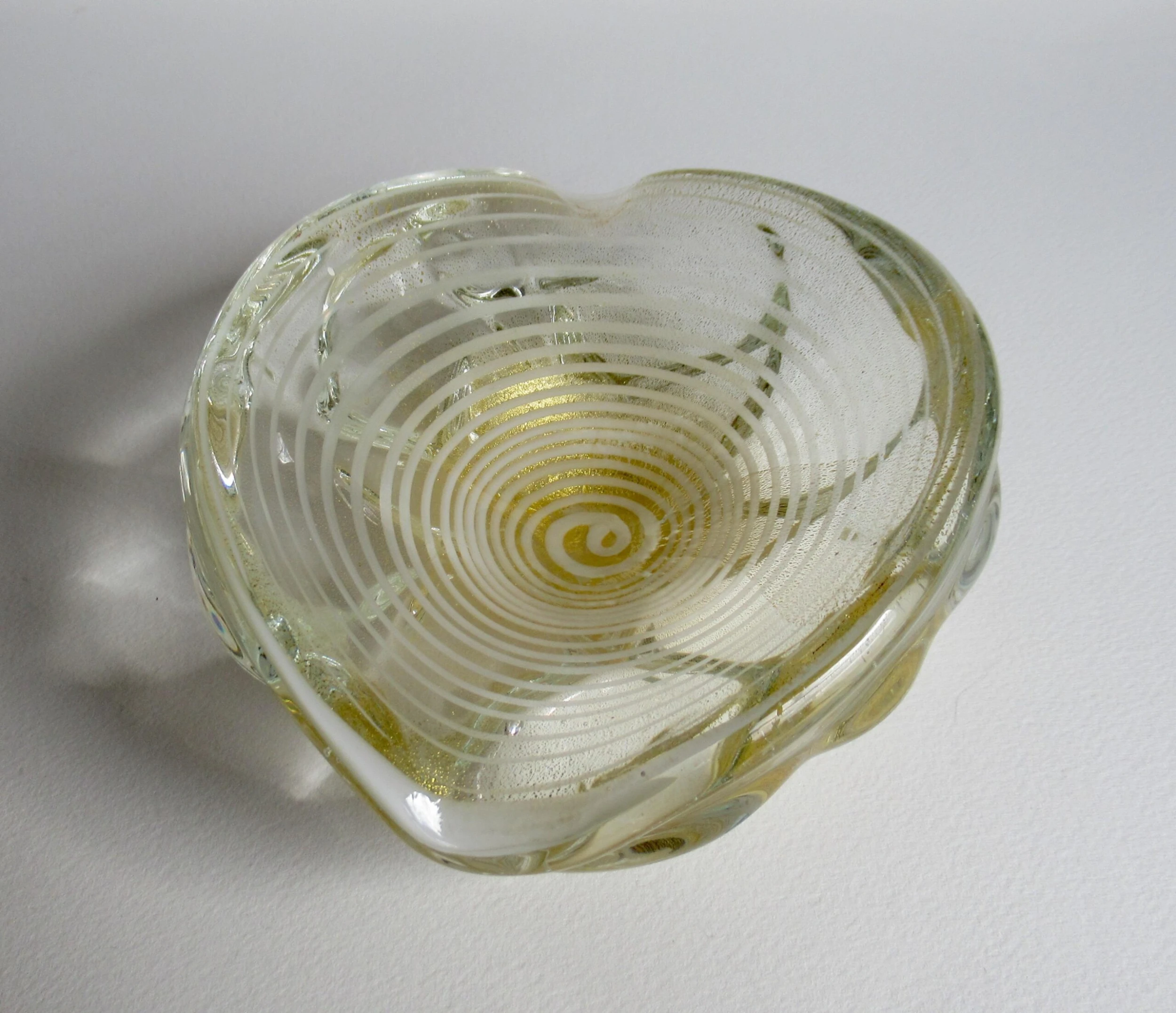 C.1960's Italian Hand-Blown Archimede Seguso Large Ovoid-Shaped Murano Bowl -Clear With White "Infinity Swirl" & Gold Leaf 2 C.1960's Italian Hand-Blown Archimede Seguso Large Ovoid-Shaped Murano Bowl -Clear With White "Infinity Swirl" & Gold Leaf - Image 2