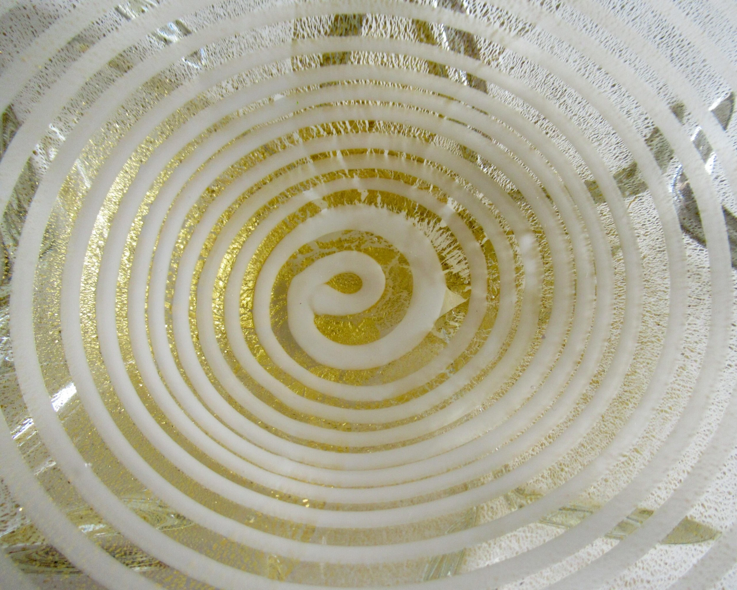 C.1960's Italian Hand-Blown Archimede Seguso Large Ovoid-Shaped Murano Bowl -Clear With White "Infinity Swirl" & Gold Leaf 8 C.1960's Italian Hand-Blown Archimede Seguso Large Ovoid-Shaped Murano Bowl -Clear With White "Infinity Swirl" & Gold Leaf - Image 8