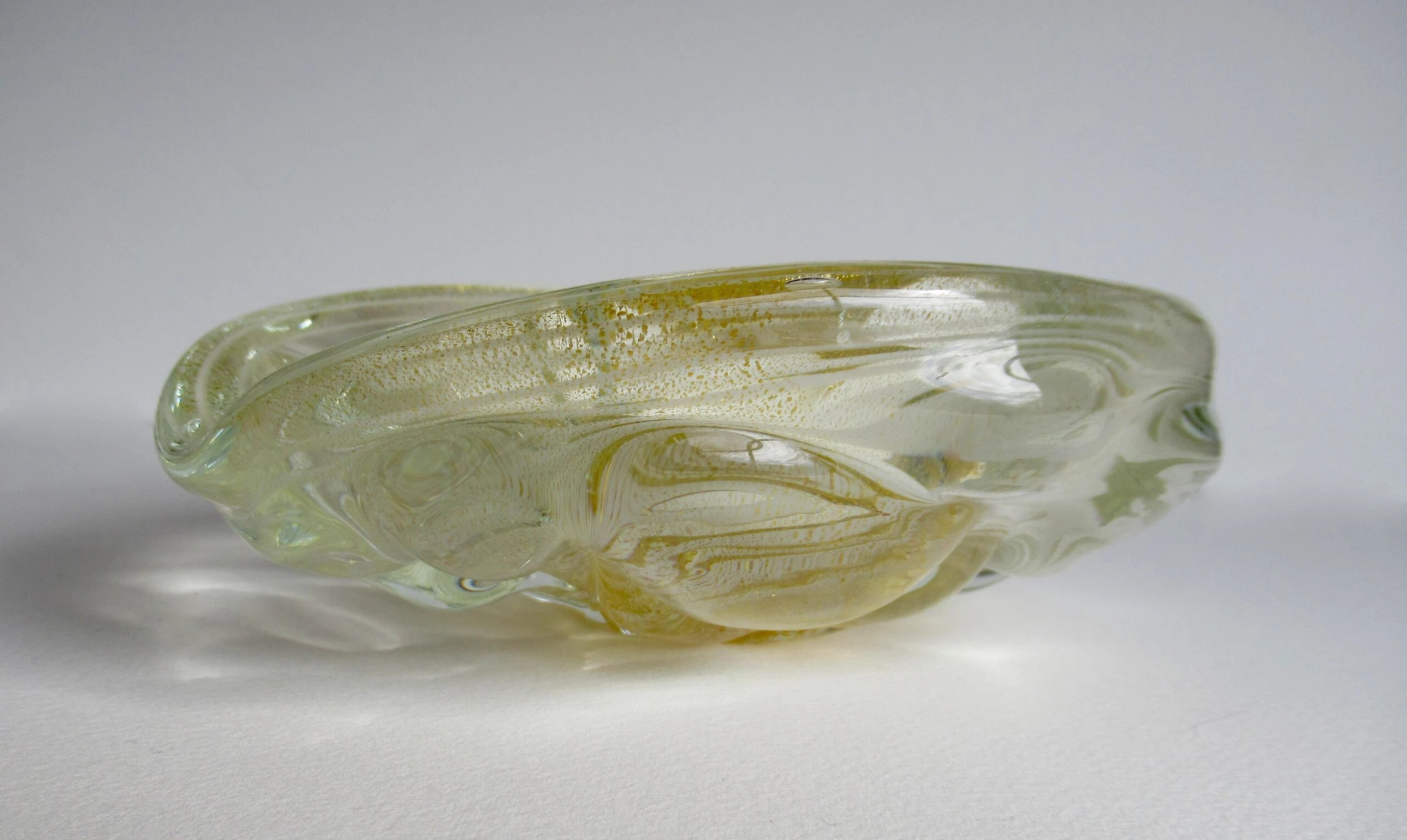 C.1960's Italian Hand-Blown Archimede Seguso Large Ovoid-Shaped Murano Bowl -Clear With White "Infinity Swirl" & Gold Leaf 7 C.1960's Italian Hand-Blown Archimede Seguso Large Ovoid-Shaped Murano Bowl -Clear With White "Infinity Swirl" & Gold Leaf - Image 7