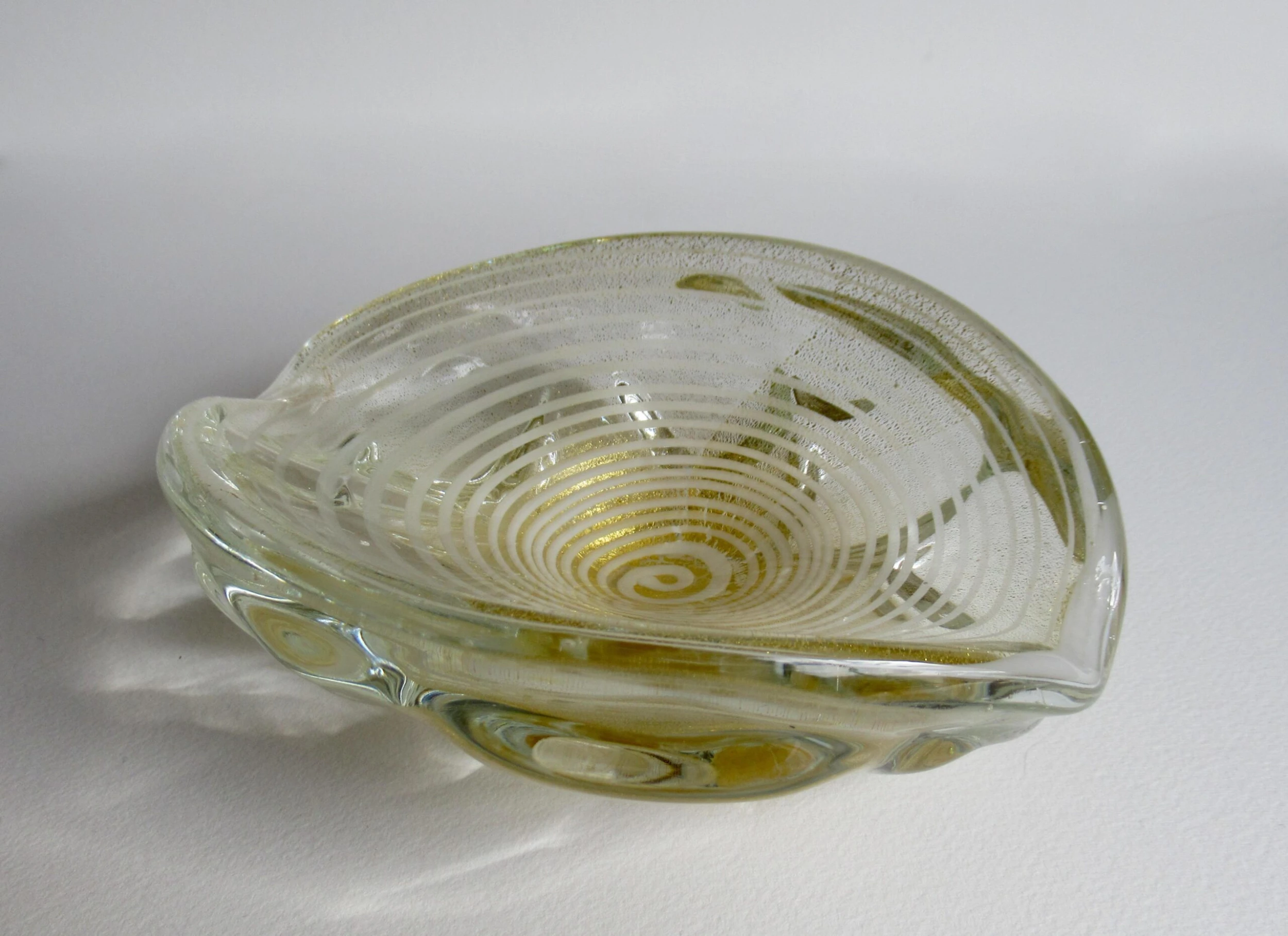 C.1960's Italian Hand-Blown Archimede Seguso Large Ovoid-Shaped Murano Bowl -Clear With White "Infinity Swirl" & Gold Leaf 5 C.1960's Italian Hand-Blown Archimede Seguso Large Ovoid-Shaped Murano Bowl -Clear With White "Infinity Swirl" & Gold Leaf - Image 5