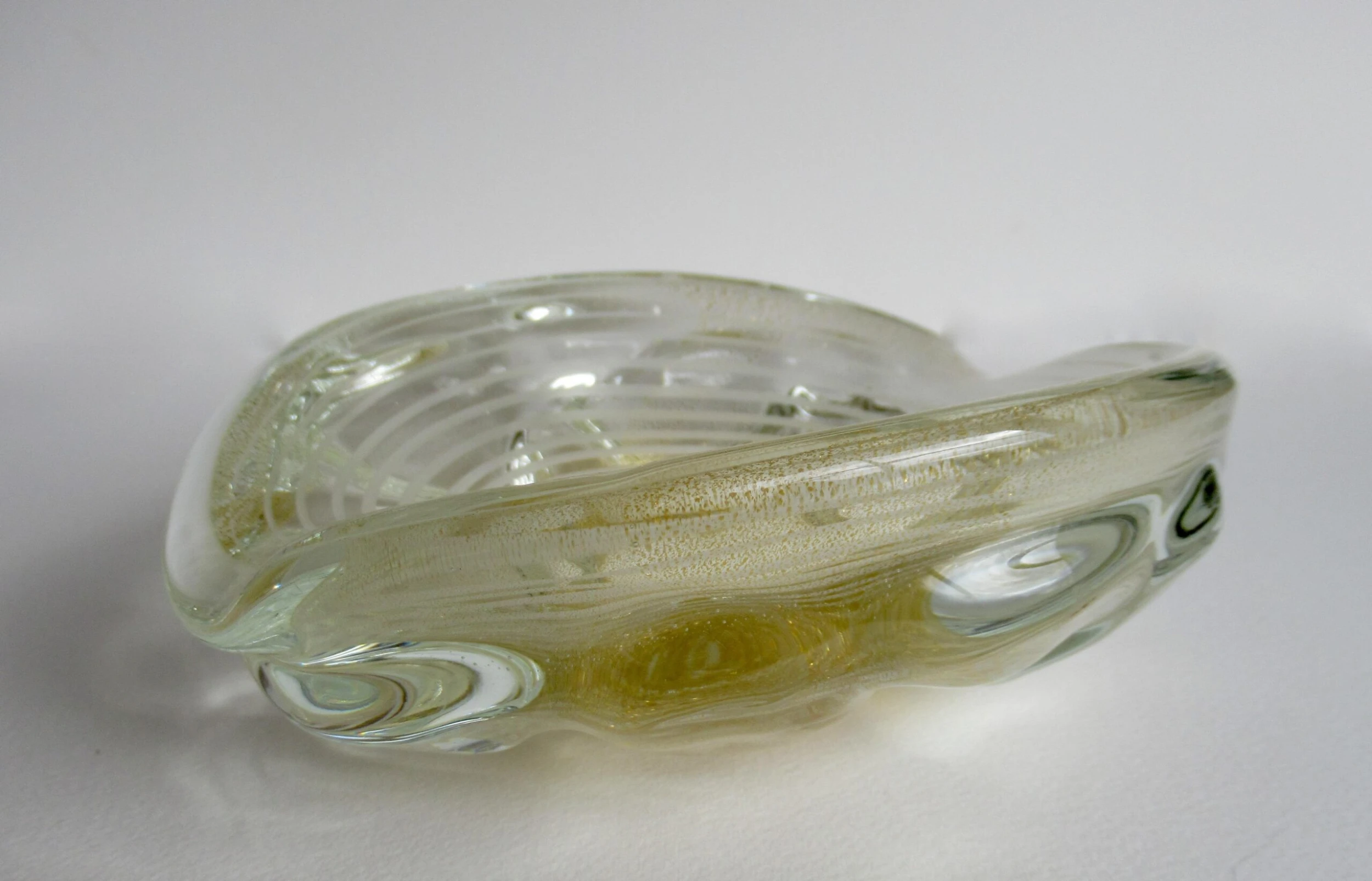C.1960's Italian Hand-Blown Archimede Seguso Large Ovoid-Shaped Murano Bowl -Clear With White "Infinity Swirl" & Gold Leaf 6 C.1960's Italian Hand-Blown Archimede Seguso Large Ovoid-Shaped Murano Bowl -Clear With White "Infinity Swirl" & Gold Leaf - Image 6