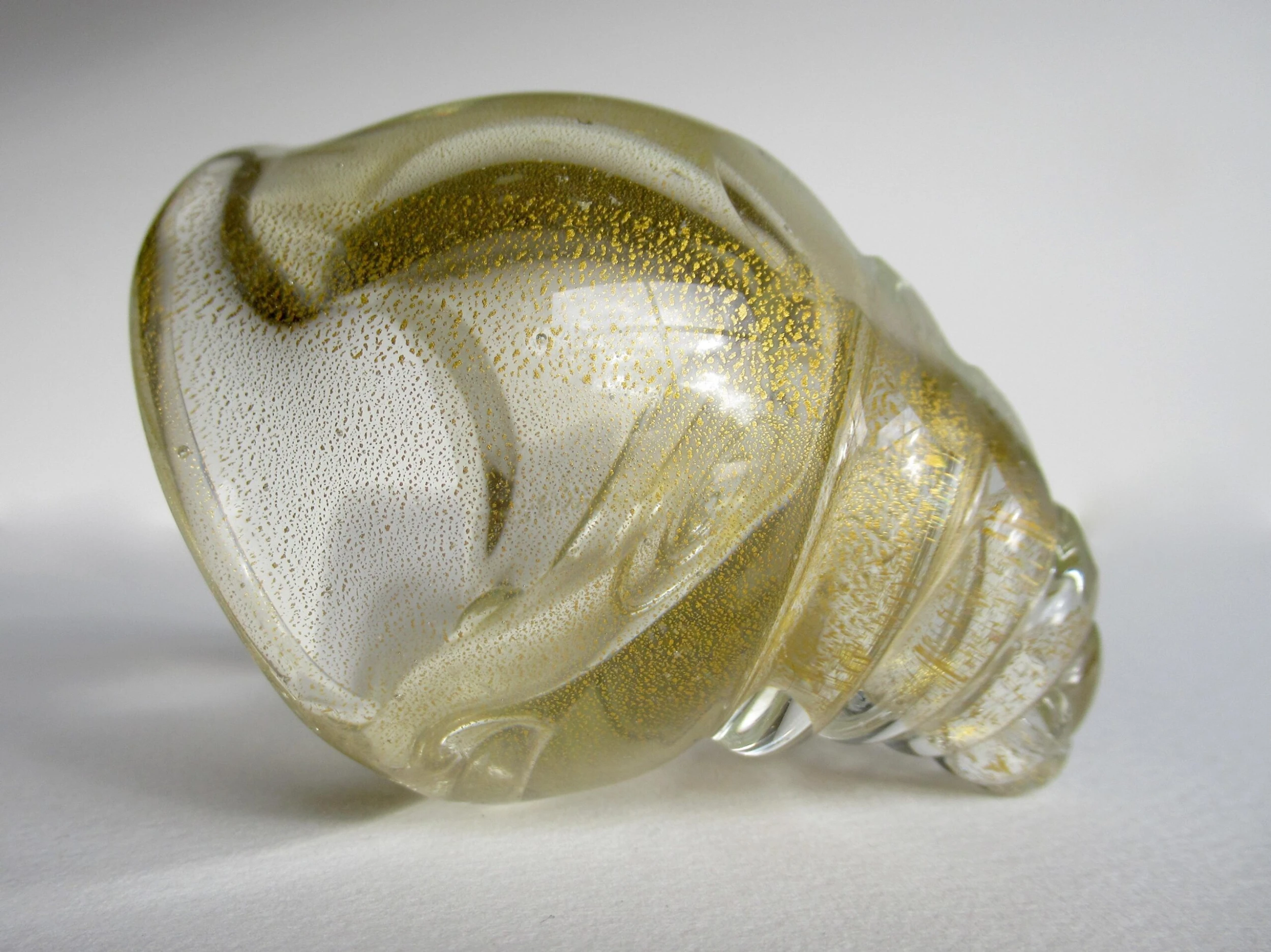 C.1960's Italian Hand-Blown Murano Conch Shell Salt Cellar Clear With Gold Dust Inclusions By Archimede Seguso 7 C.1960's Italian Hand-Blown Murano Conch Shell Salt Cellar Clear With Gold Dust Inclusions By Archimede Seguso - Image 7