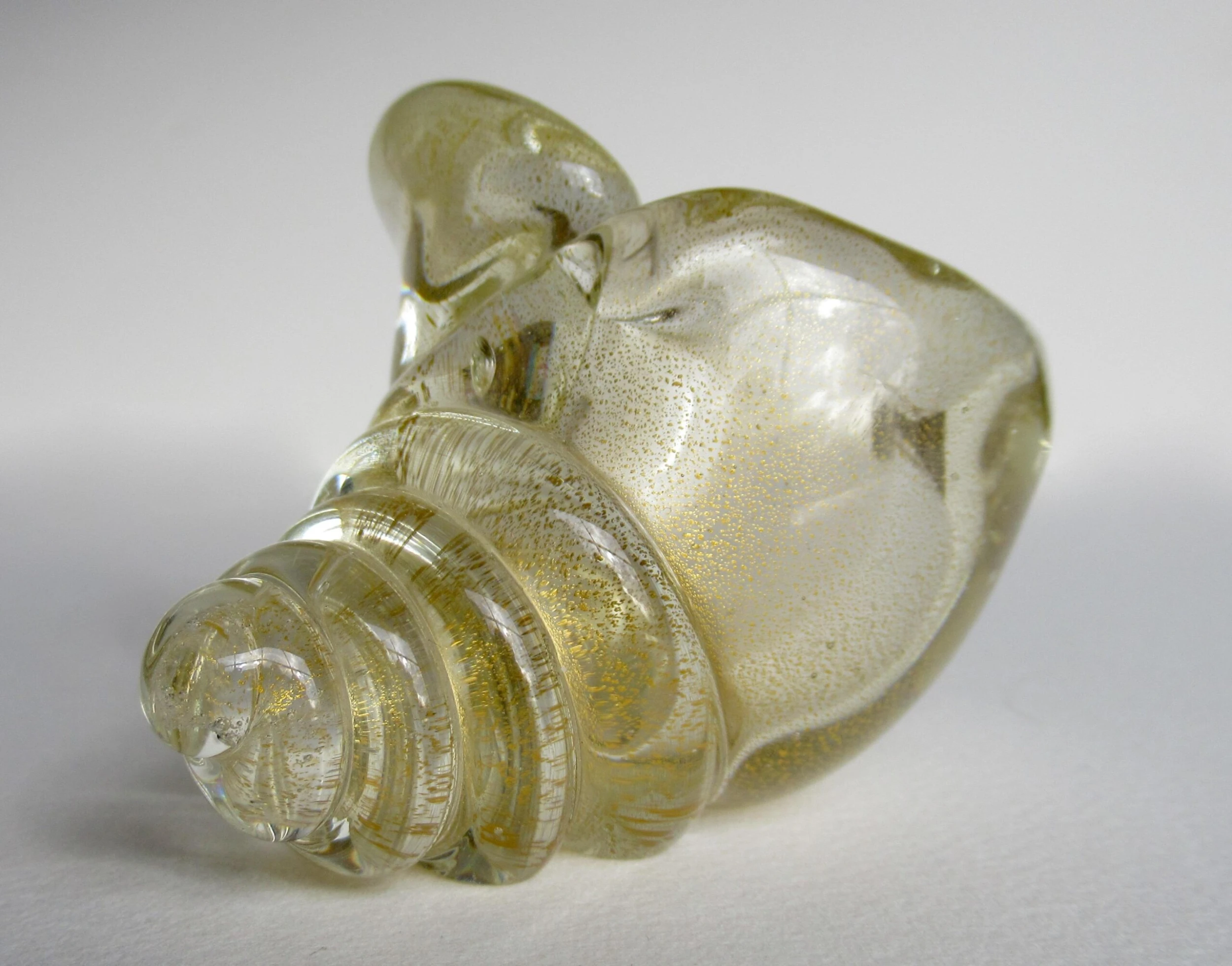 C.1960's Italian Hand-Blown Murano Conch Shell Salt Cellar Clear With Gold Dust Inclusions By Archimede Seguso 3 C.1960's Italian Hand-Blown Murano Conch Shell Salt Cellar Clear With Gold Dust Inclusions By Archimede Seguso - Image 3