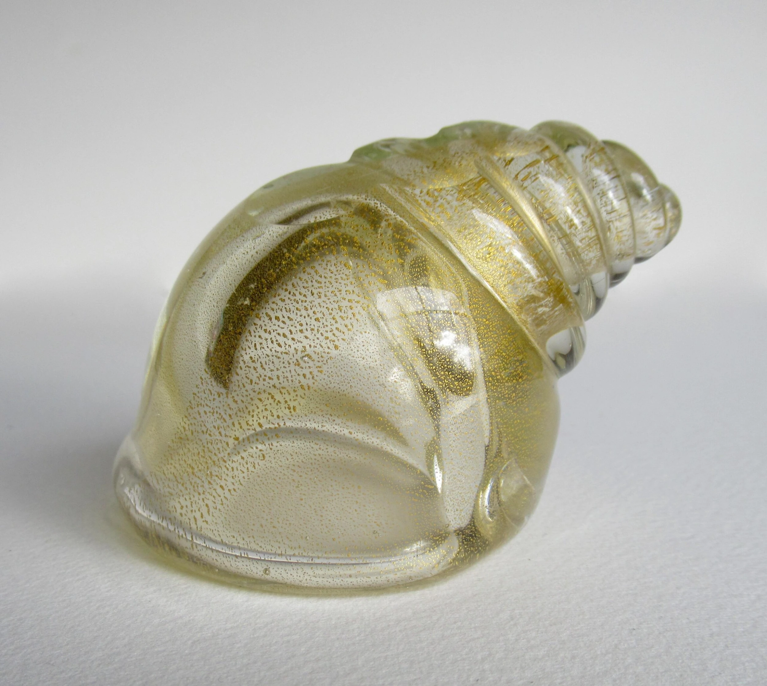 C.1960's Italian Hand-Blown Murano Conch Shell Salt Cellar Clear With Gold Dust Inclusions By Archimede Seguso 9 C.1960's Italian Hand-Blown Murano Conch Shell Salt Cellar Clear With Gold Dust Inclusions By Archimede Seguso - Image 9