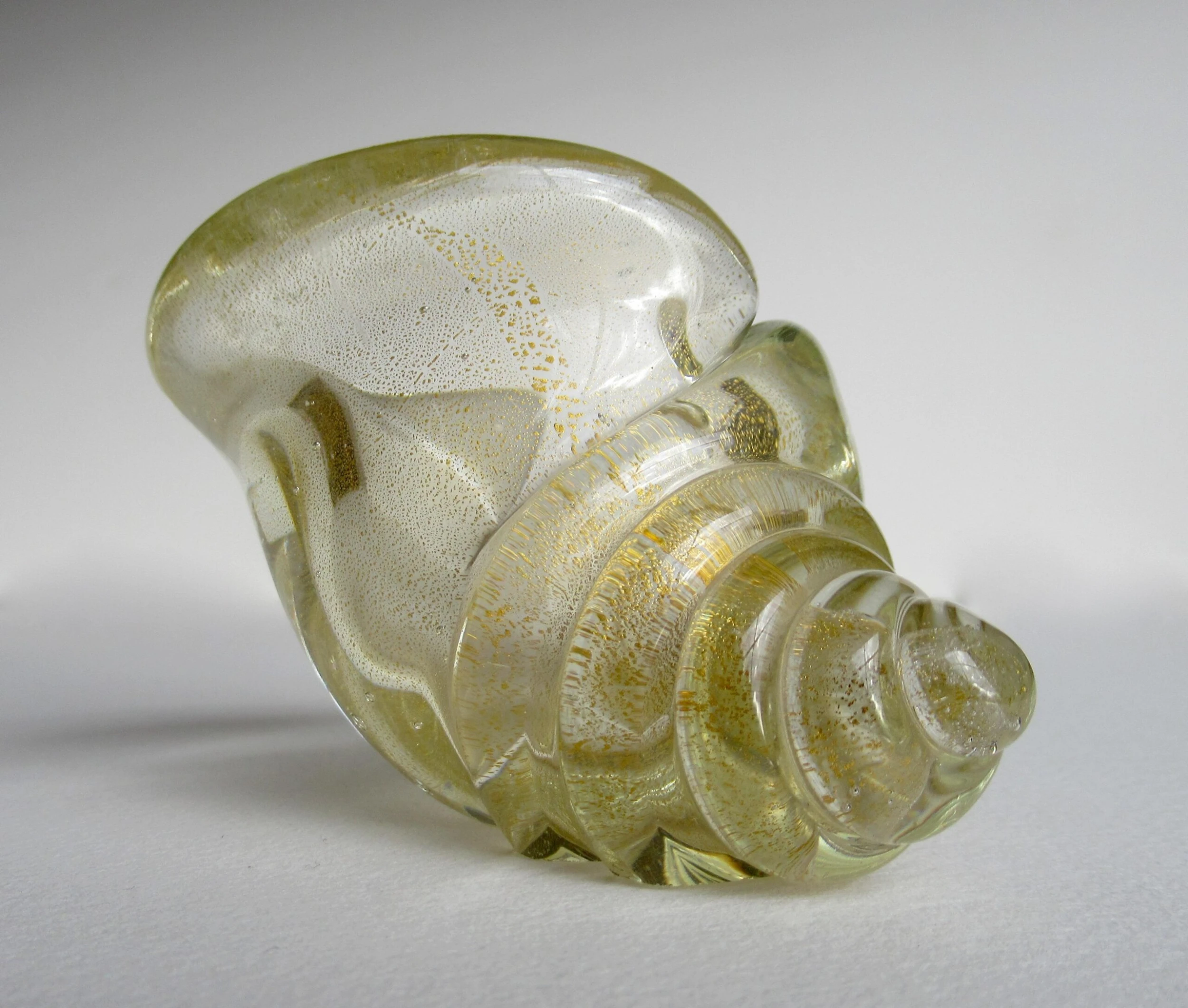 C.1960's Italian Hand-Blown Murano Conch Shell Salt Cellar Clear With Gold Dust Inclusions By Archimede Seguso 5 C.1960's Italian Hand-Blown Murano Conch Shell Salt Cellar Clear With Gold Dust Inclusions By Archimede Seguso - Image 5
