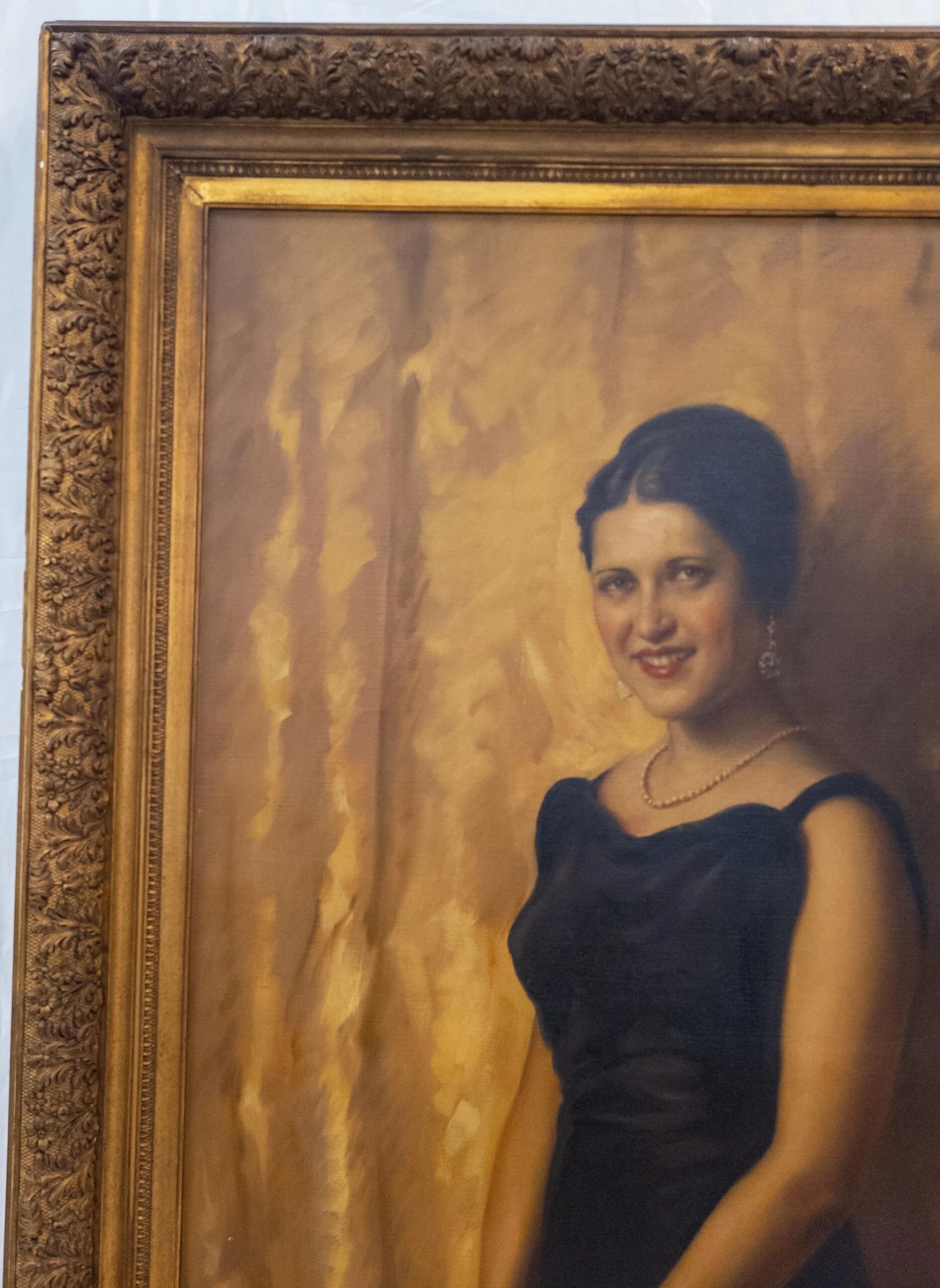 Large 1930's Full Length Portrait Painting Of A Lady, Signed, Brown University Label 6 Large 1930's Full Length Portrait Painting Of A Lady, Signed, Brown University Label - Image 6