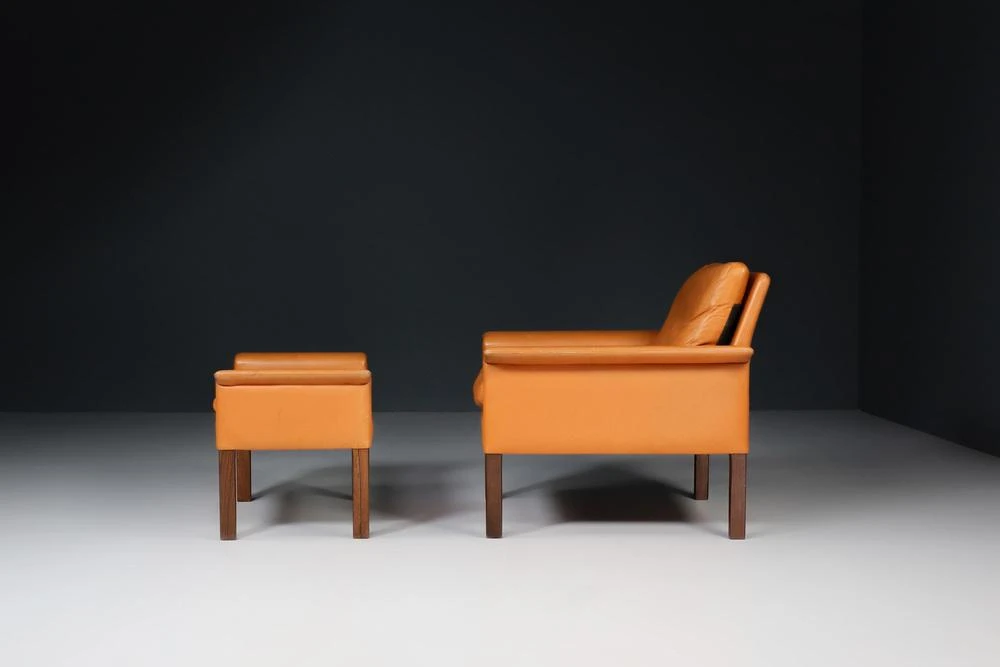 Lounge Chair And Ottoman In Walnut And Leather Attributed To Hans Olsen For C/S Møbler, 1960s, Set Of 2 9 Lounge Chair And Ottoman In Walnut And Leather Attributed To Hans Olsen For C/S Møbler, 1960s, Set Of 2 - Image 9
