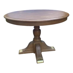 Mid 20th Century S. Bent Bros Colonial Round Table With Brass Accents