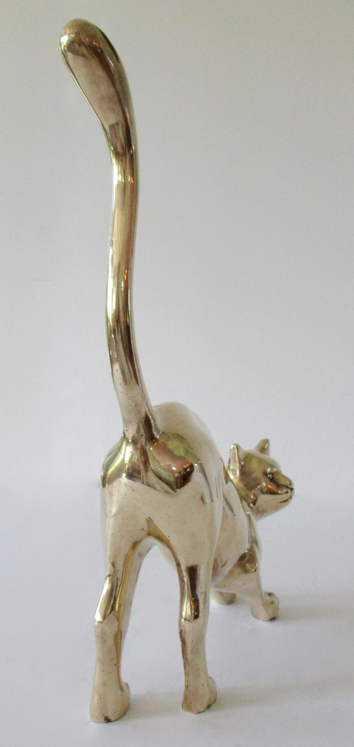 Mid-Century 1960's-1970's Large Polished Brass Cat With Accentuated Tail "On The Prowl" 9 Mid-Century 1960's-1970's Large Polished Brass Cat With Accentuated Tail "On The Prowl" - Image 9