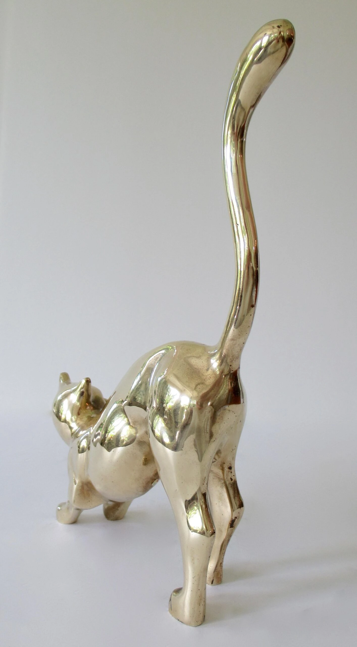 Mid-Century 1960's-1970's Large Polished Brass Cat With Accentuated Tail "On The Prowl" 7 Mid-Century 1960's-1970's Large Polished Brass Cat With Accentuated Tail "On The Prowl" - Image 7
