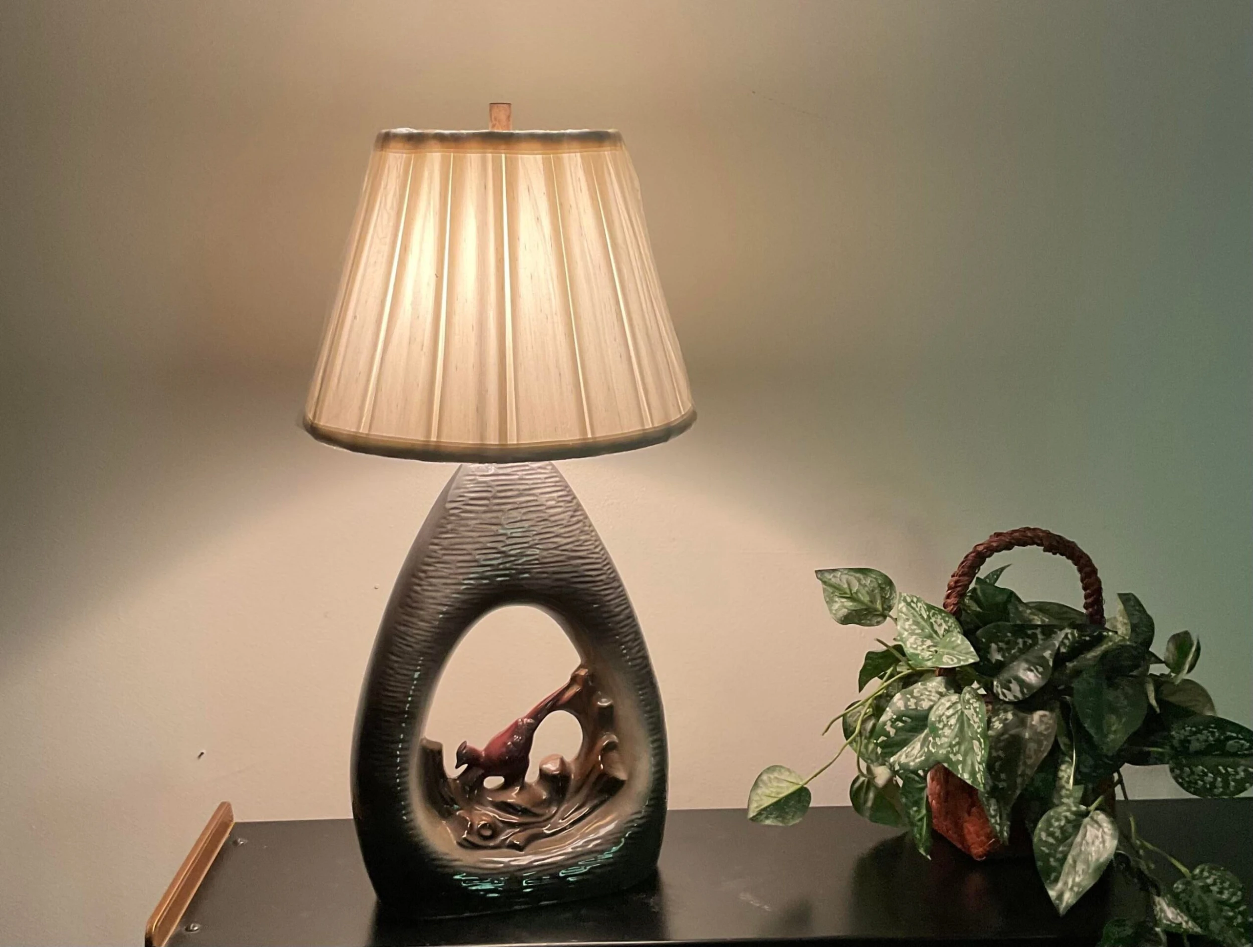 Mid-Century Haeger Vintage 1950's Pheasant Bird Ceramic Gray Table Tv Lamp Double Illumination 3 Mid-Century Haeger Vintage 1950's Pheasant Bird Ceramic Gray Table Tv Lamp Double Illumination - Image 3