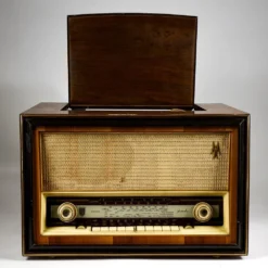 Model 824 S Radio From Phonola, 1970s 11 Model 824 S Radio From Phonola, 1970s -chairish shop model 824 s radio from phonola 1970s 7385