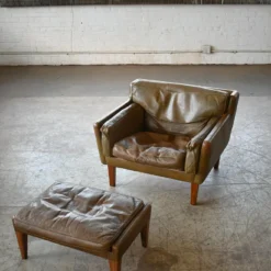 Pair Of 1960's Olive Brown Leather Lounge Chairs With Ottoman By Illum Wikkelsø -chairish shop pair of 1960s olive brown leather lounge chairs with ottoman by illum wikkels 1473