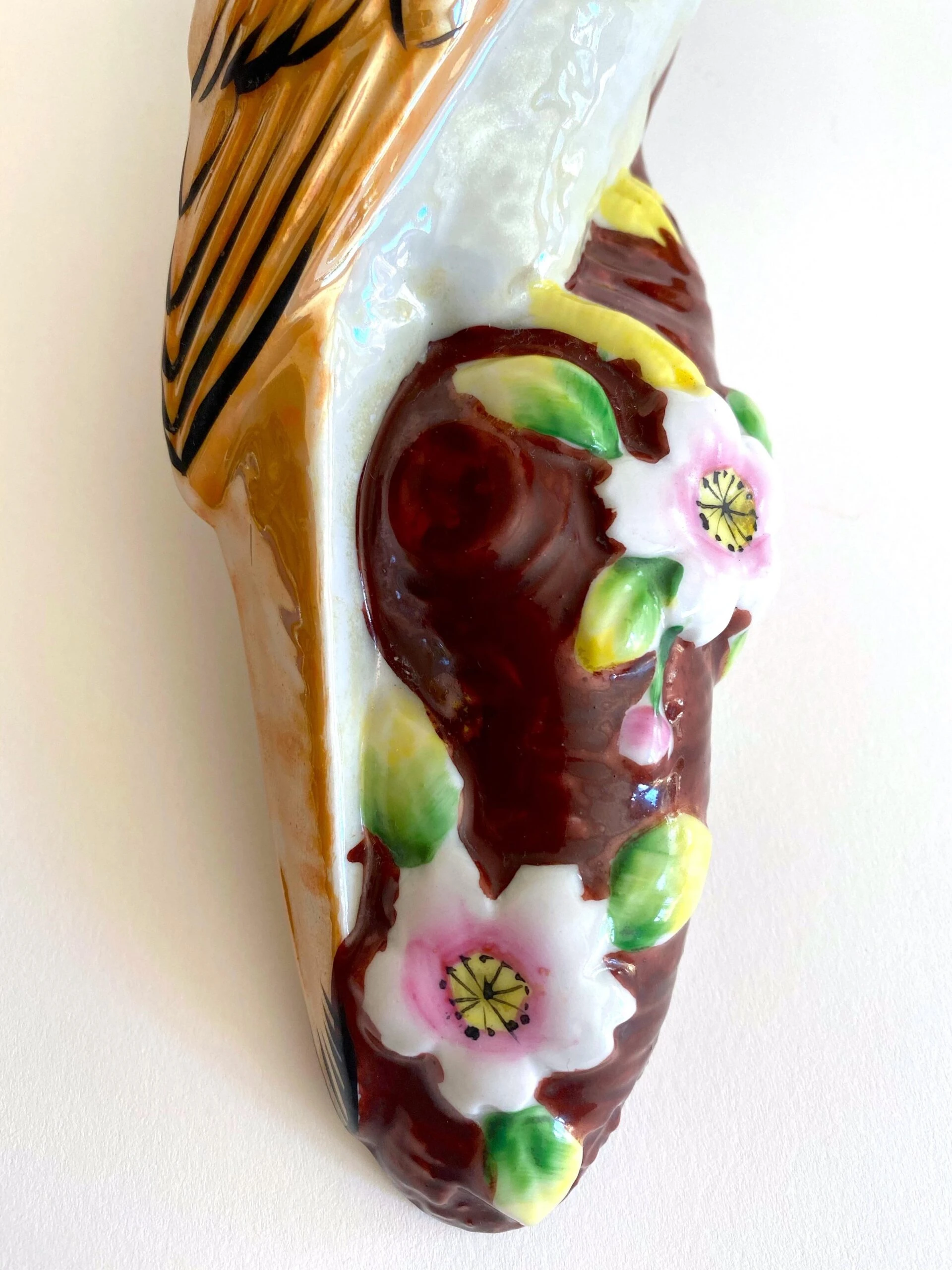 Vintage 1940's Art Deco Japan Hand Painted Art Pottery Bird Porcelain Wall Pocket Vase 5 Vintage 1940's Art Deco Japan Hand Painted Art Pottery Bird Porcelain Wall Pocket Vase - Image 5