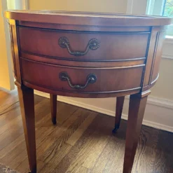 Vintage 1950's Traditional Drum Side Table -chairish shop vintage 1950s traditional drum side table 0978