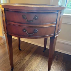 Vintage 1950's Traditional Drum Side Table -chairish shop vintage 1950s traditional drum side table 5320