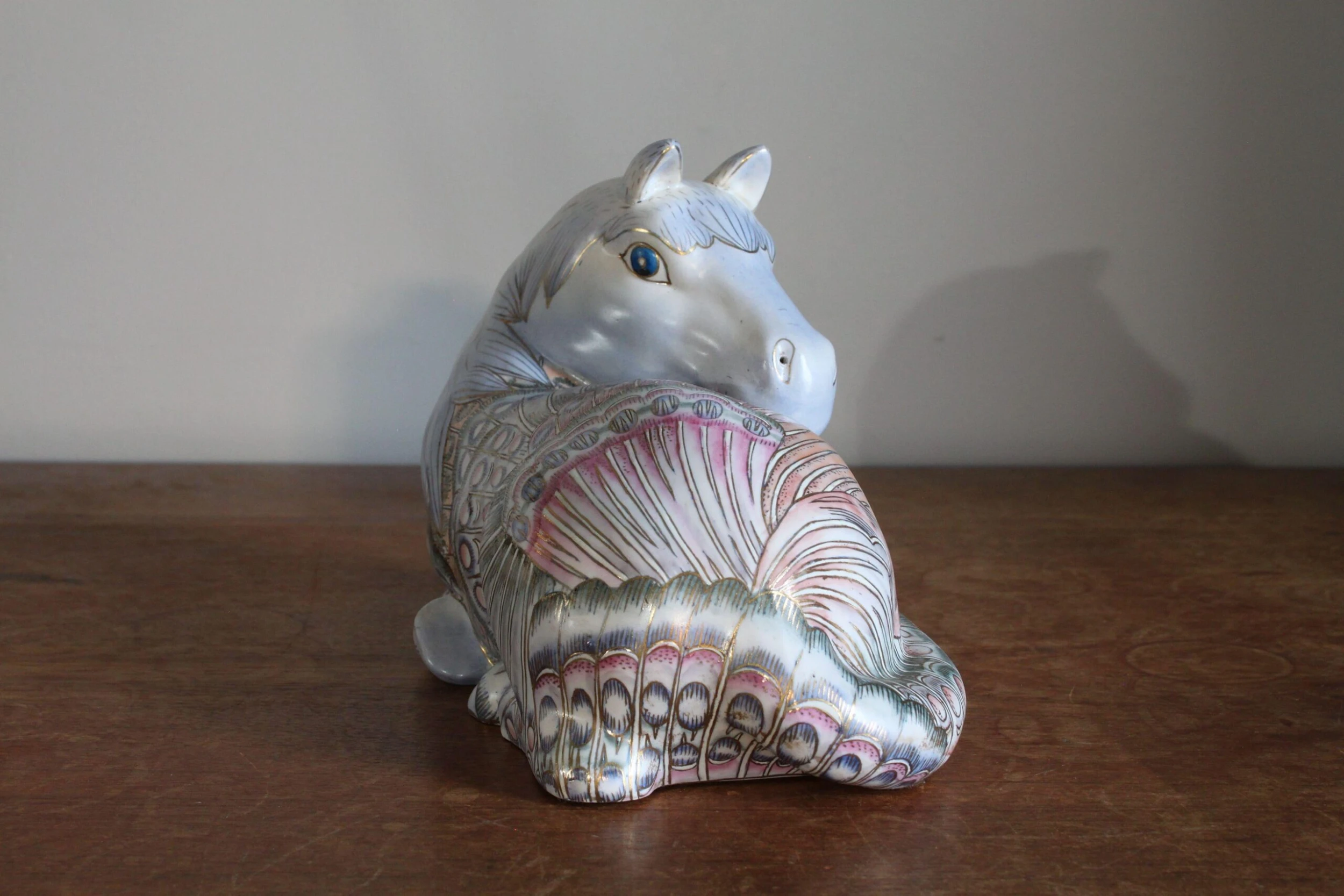 Vintage 1980's Ceramic Horse With Gilt Designs By Wildwood Accents 3 Vintage 1980's Ceramic Horse With Gilt Designs By Wildwood Accents - Image 3