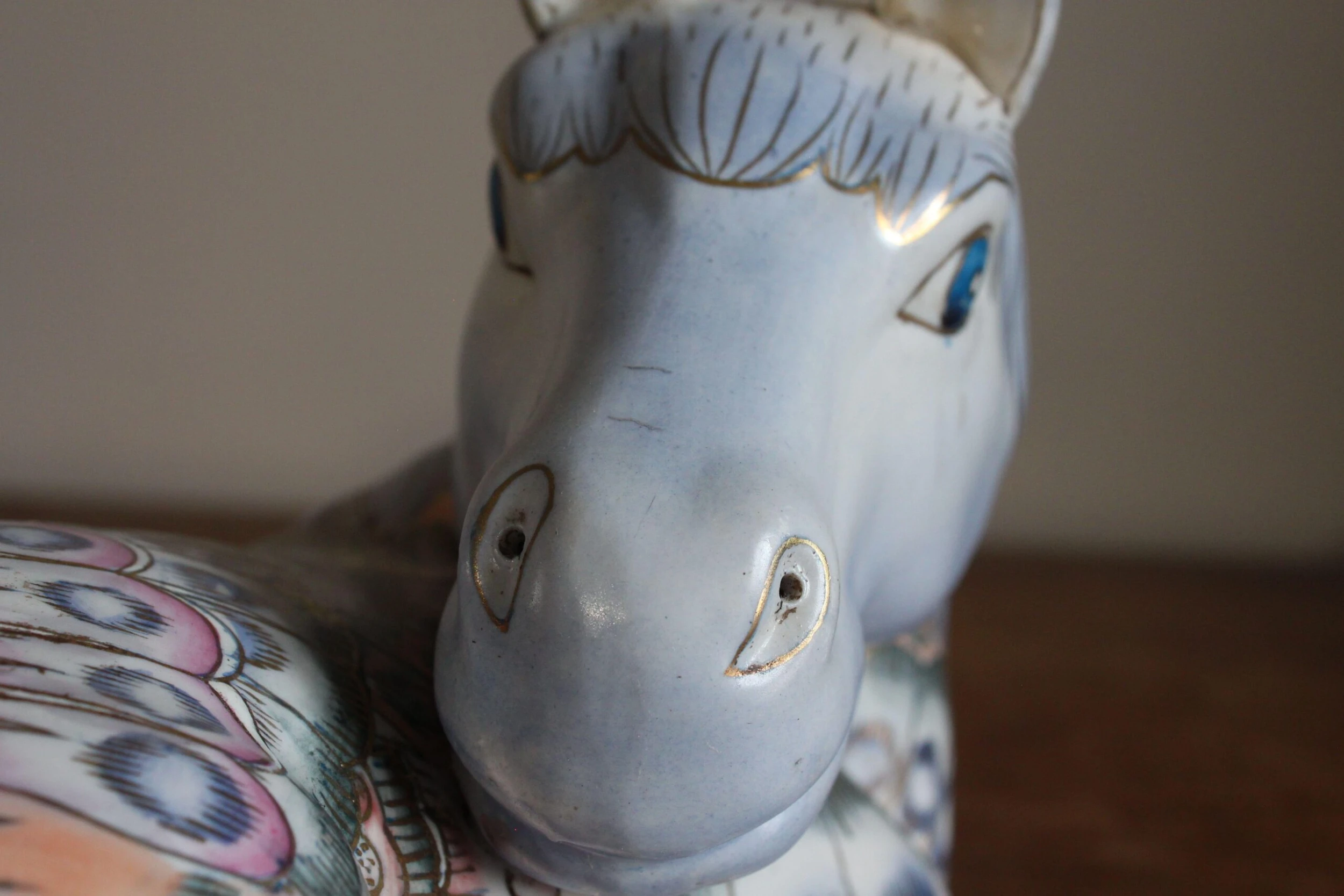 Vintage 1980's Ceramic Horse With Gilt Designs By Wildwood Accents 8 Vintage 1980's Ceramic Horse With Gilt Designs By Wildwood Accents - Image 8