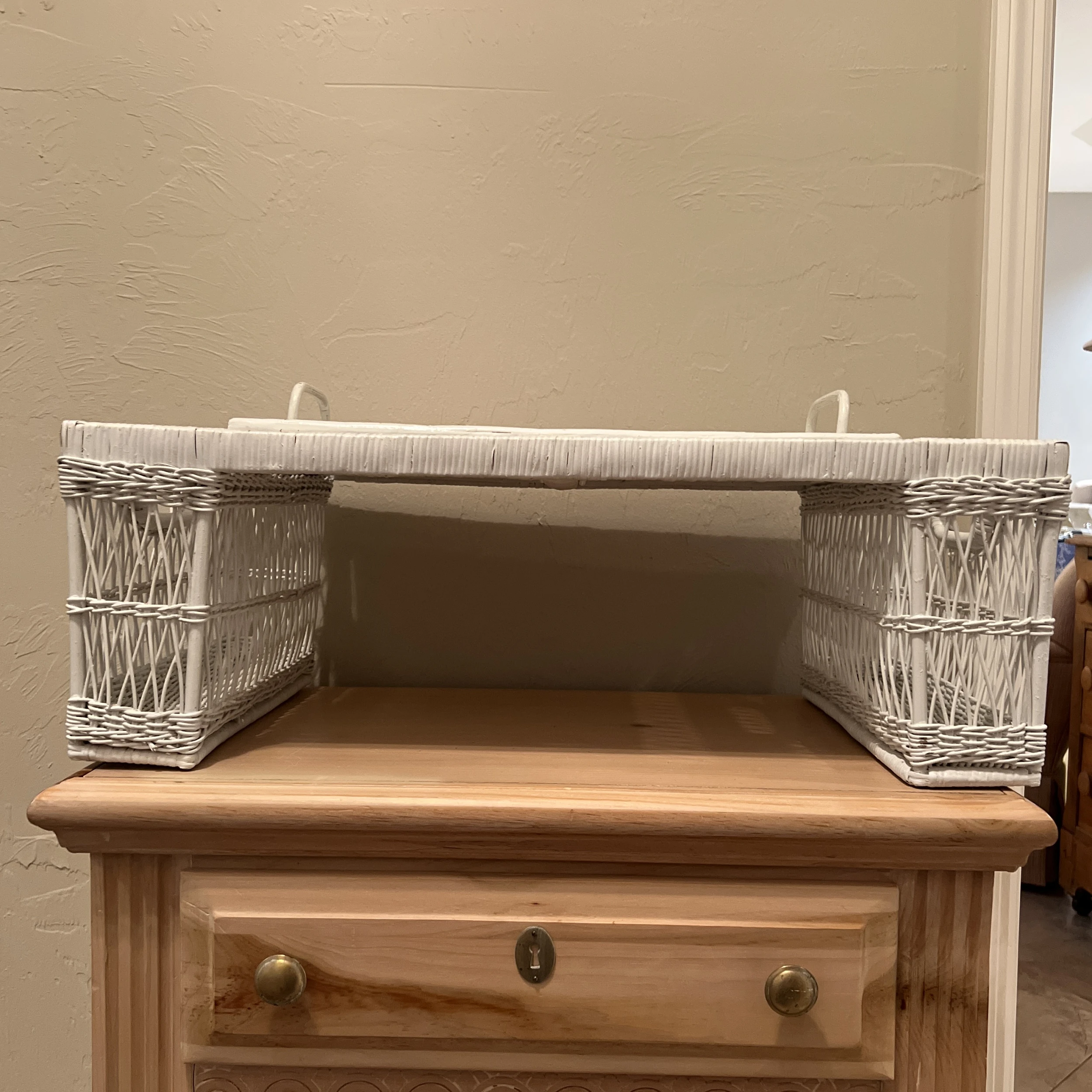 Vintage White Wicker Breakfast Serving Tray 1970’s 8 Vintage White Wicker Breakfast Serving Tray 1970’s - Image 8